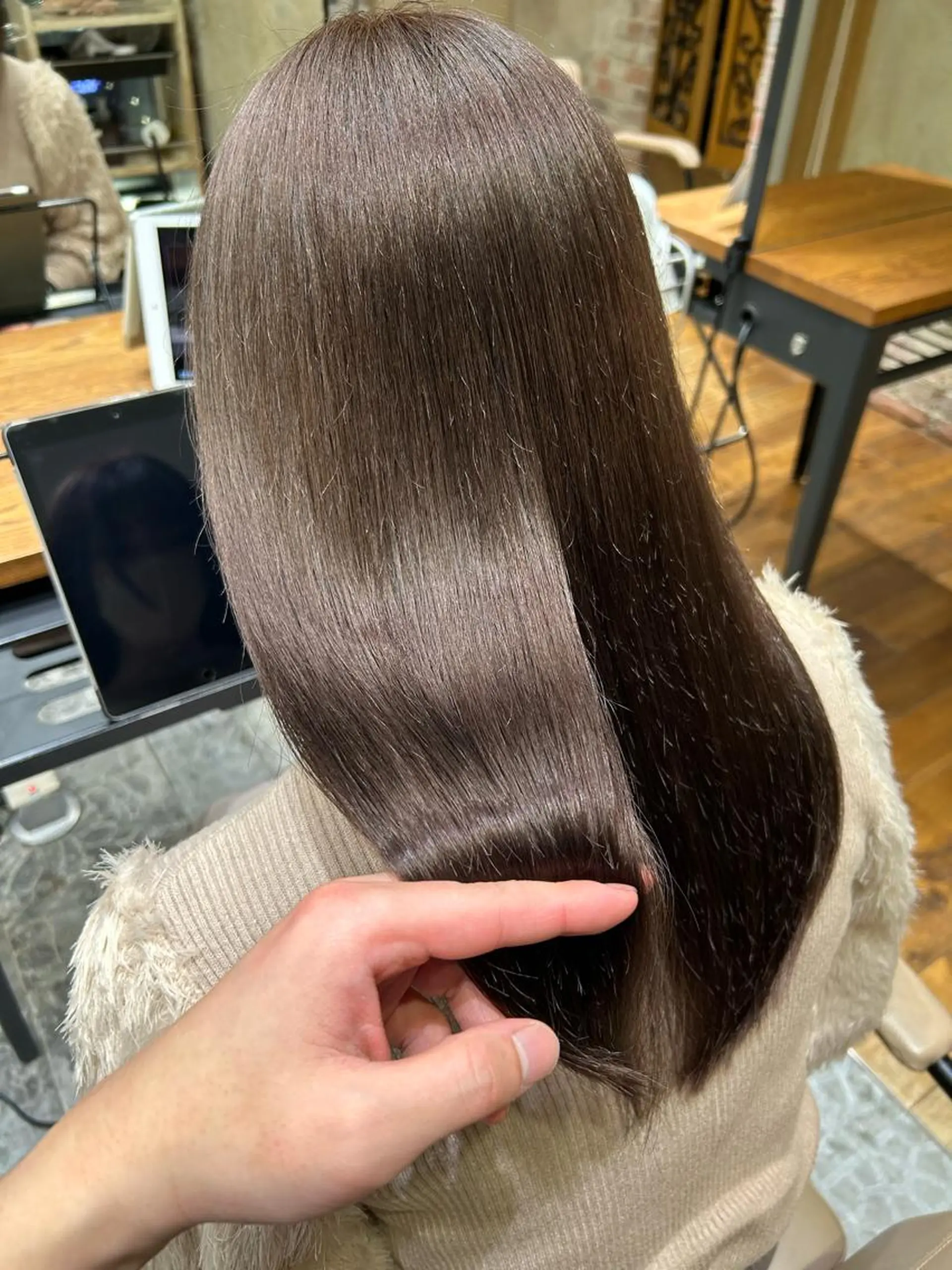 ロング カラー パーマ ブリーチ ケアブリーチ ダブルカラー イヤリングカラー ハイライトカラー カット ヘアカラー 縮毛矯正 トリートメント 新宿✨顔周りカット 韓国ヘア/坂本亜裟海のヘアスタイル