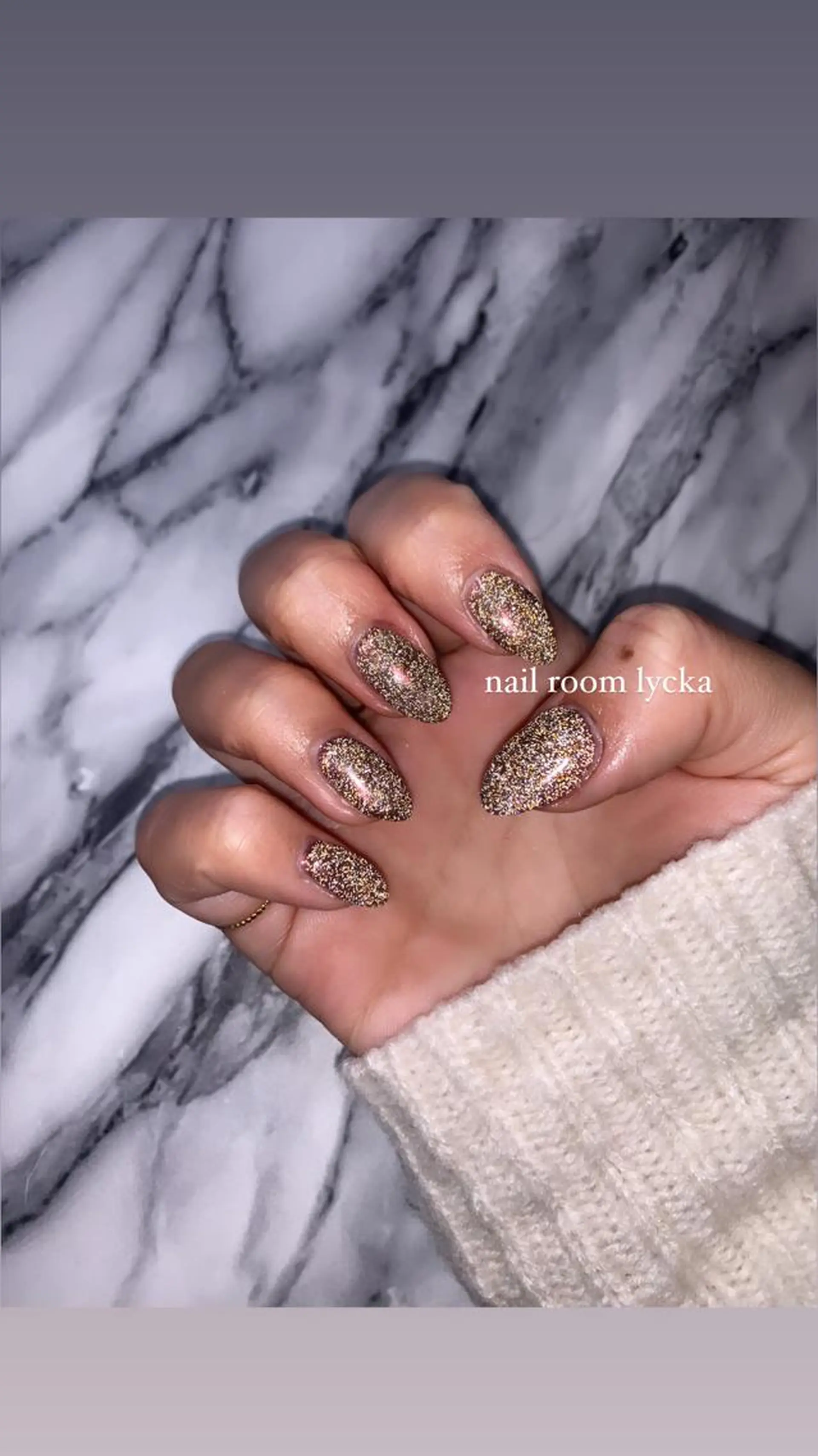 ネイル フラッシュネイル ラメ(グリッター) ﾈｲﾙﾙｰﾑﾘｯｶ 𝐦𝐚𝐲𝐮のネイルデザイン