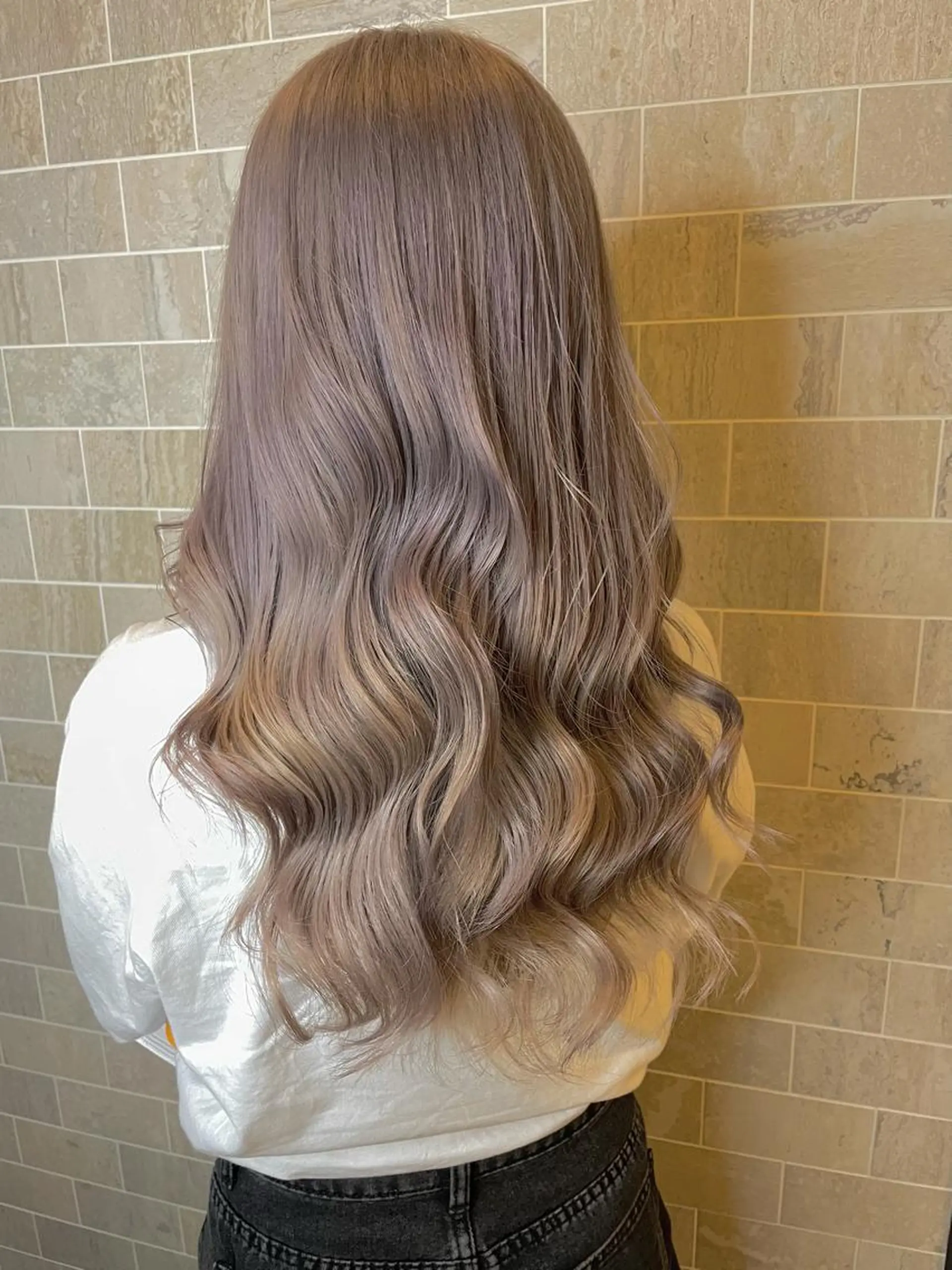 ロング ブリーチ毛矯正.髪質 改善.髪にドラマをのヘアスタイル