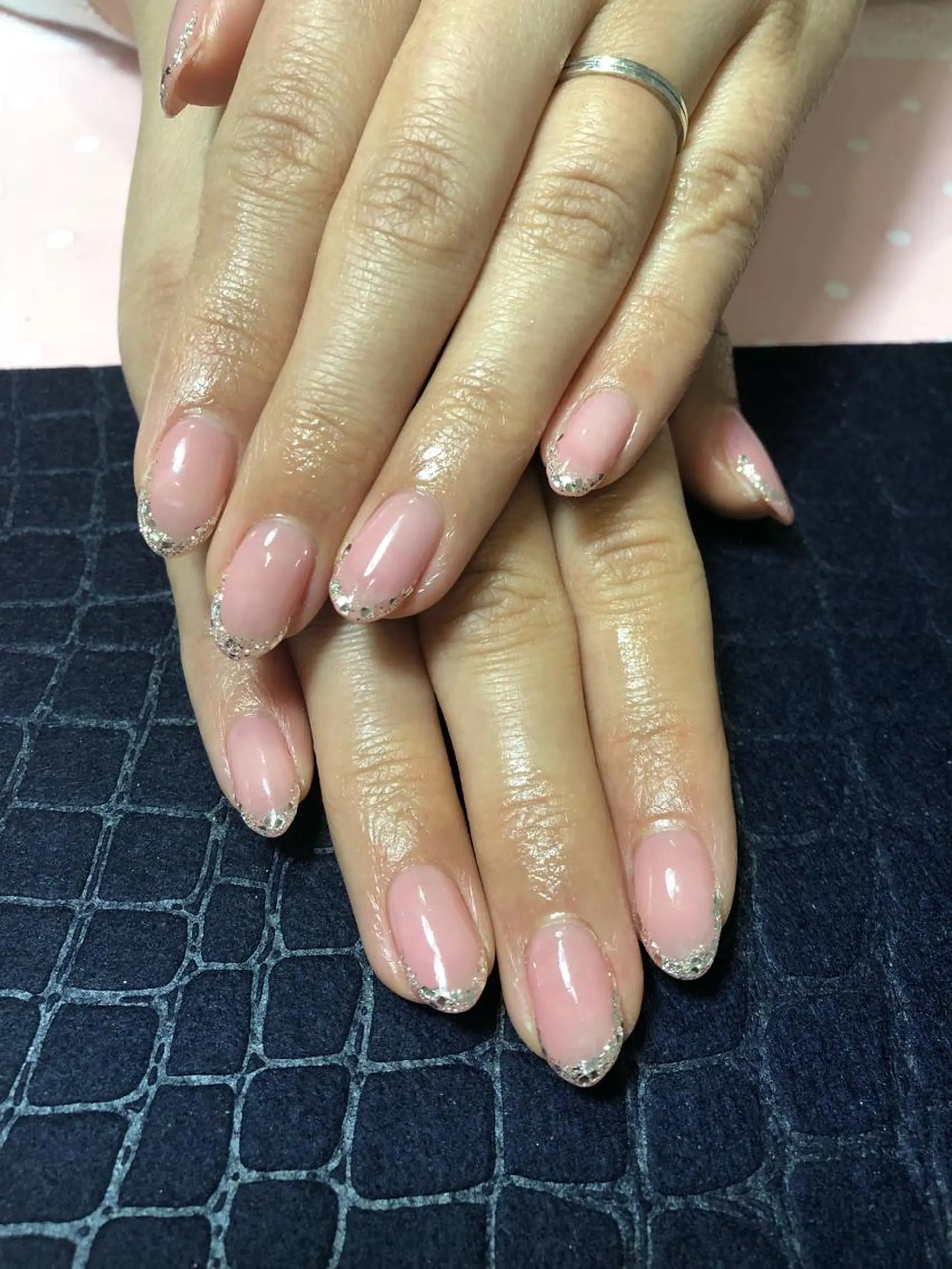 ネイル フレンチネイル ラメ(グリッター) ネイルサロン Sweetのネイルデザイン