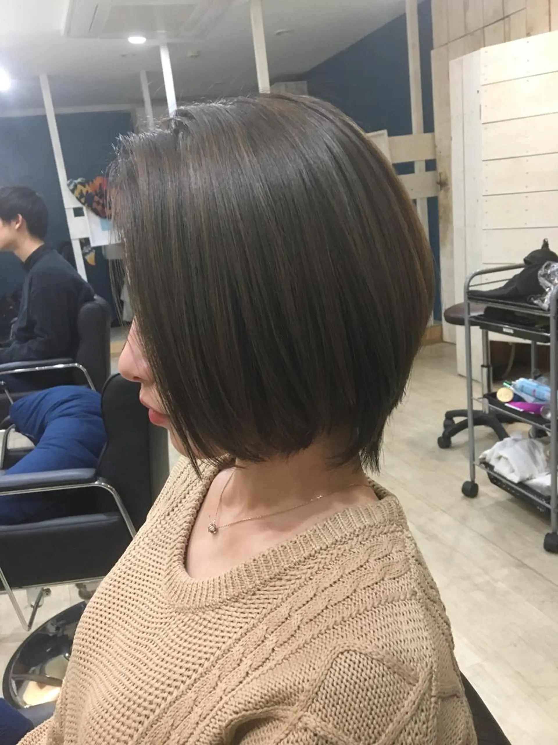 ミディアム ハイライト ade omotesando所属・鷺谷 玲奈のヘアスタイル