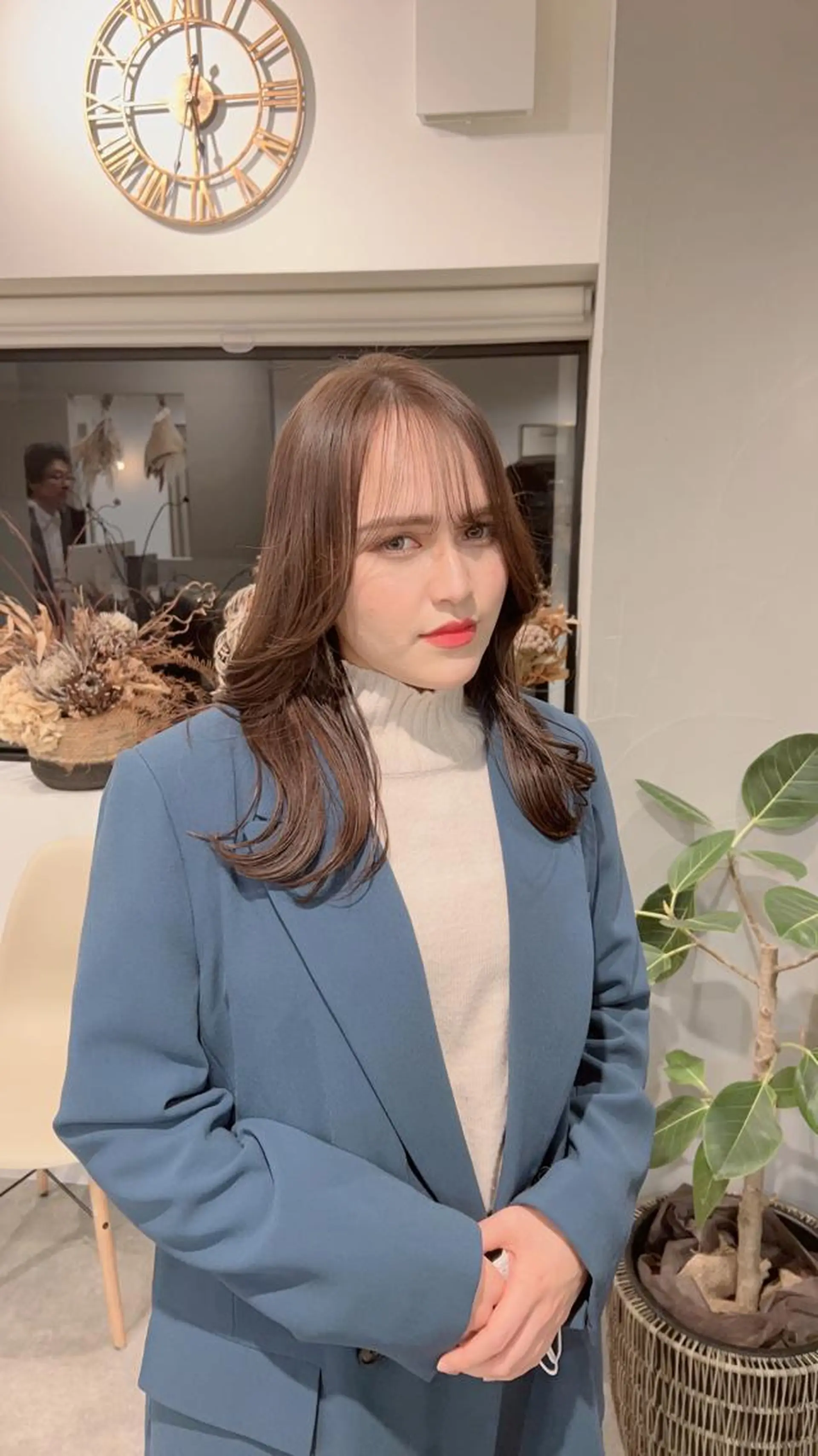 ミディアム まなり See.のヘアスタイル