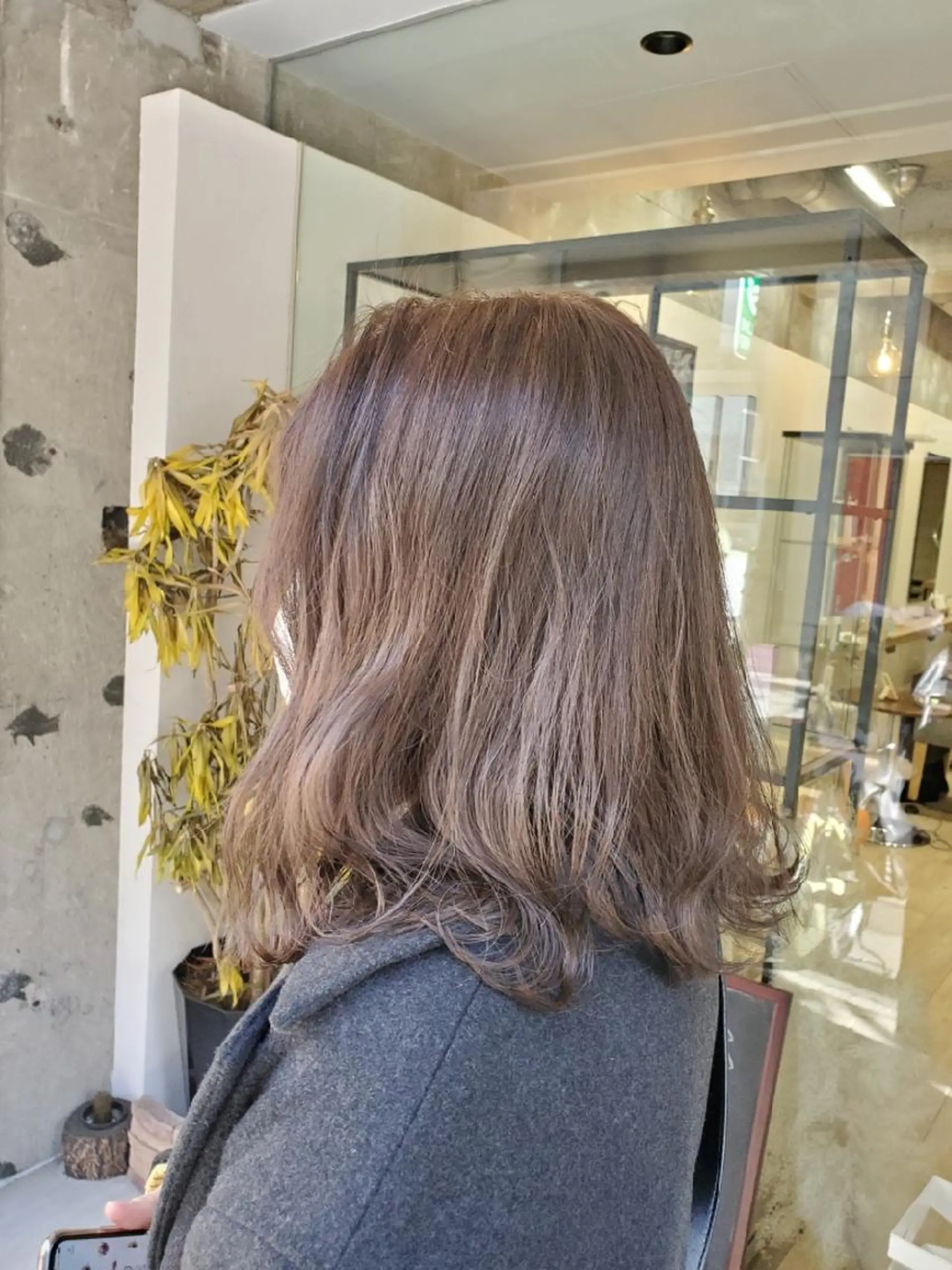 セミロング カラー ベージュカラー カット ヘアカラー えんどう みほのヘアスタイル