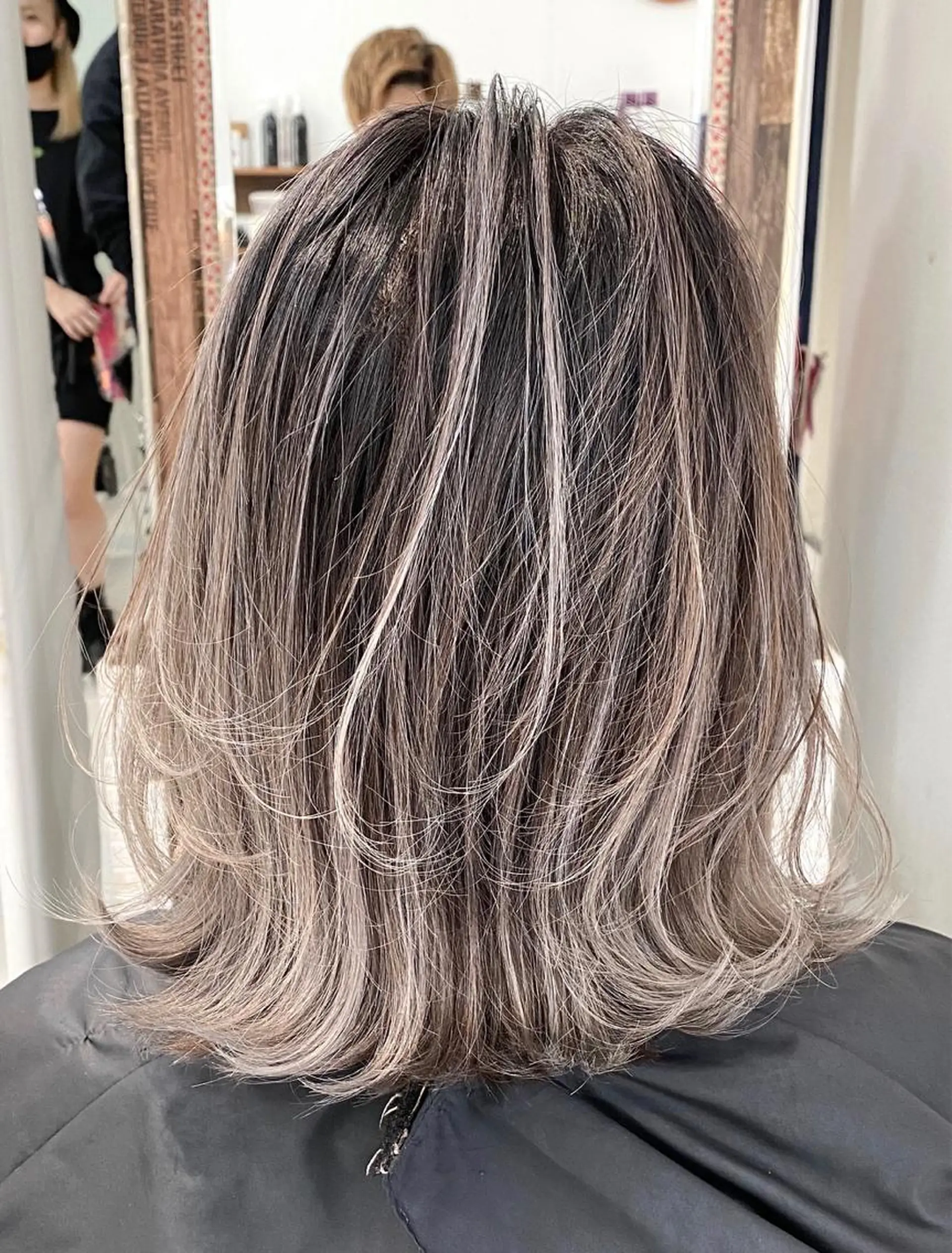 ミディアム カラー ヘアカラー メンズ似合わせ職人 🌈SYUのヘアスタイル