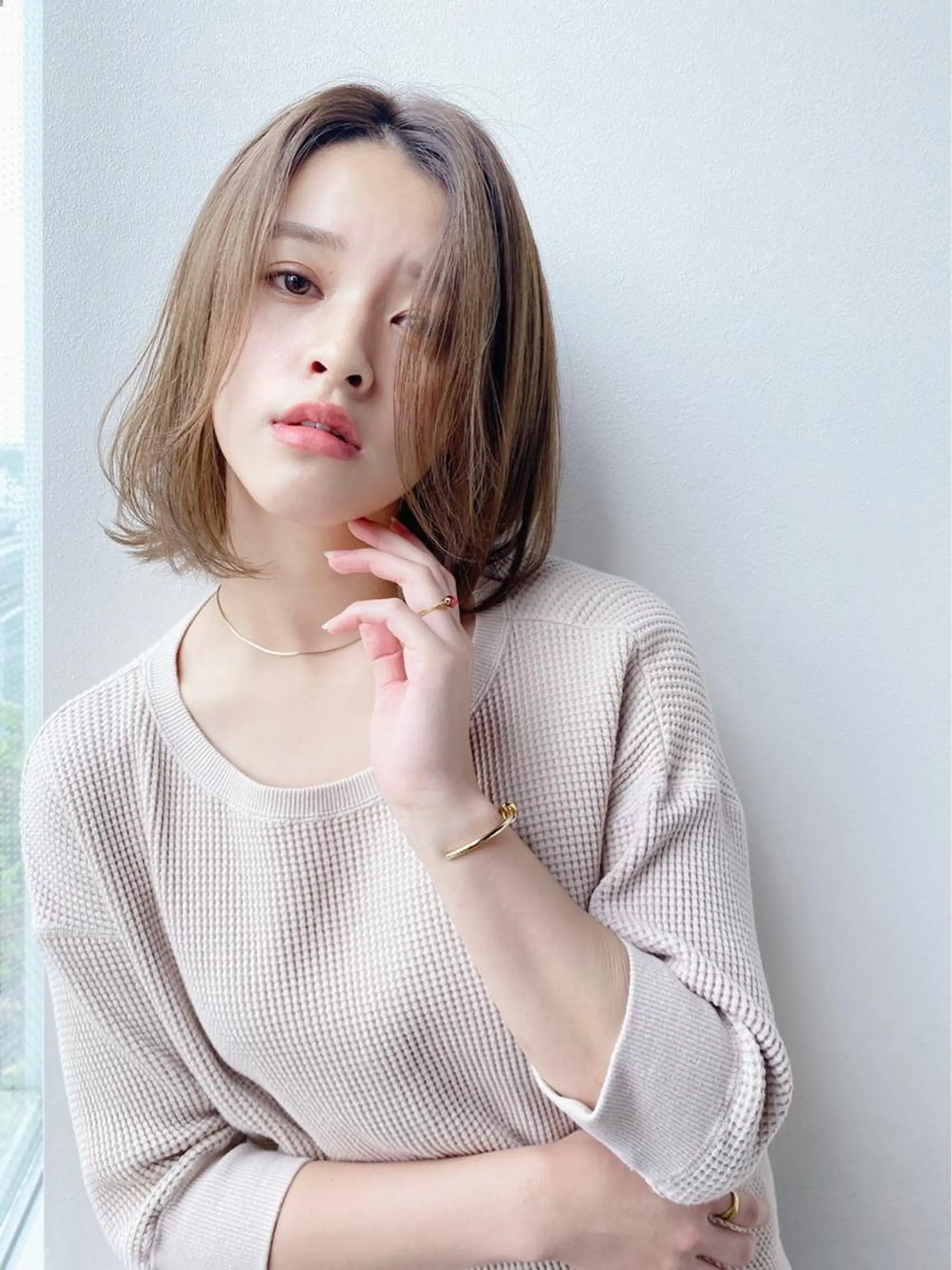 ミディアム 宮久 真子のヘアスタイル