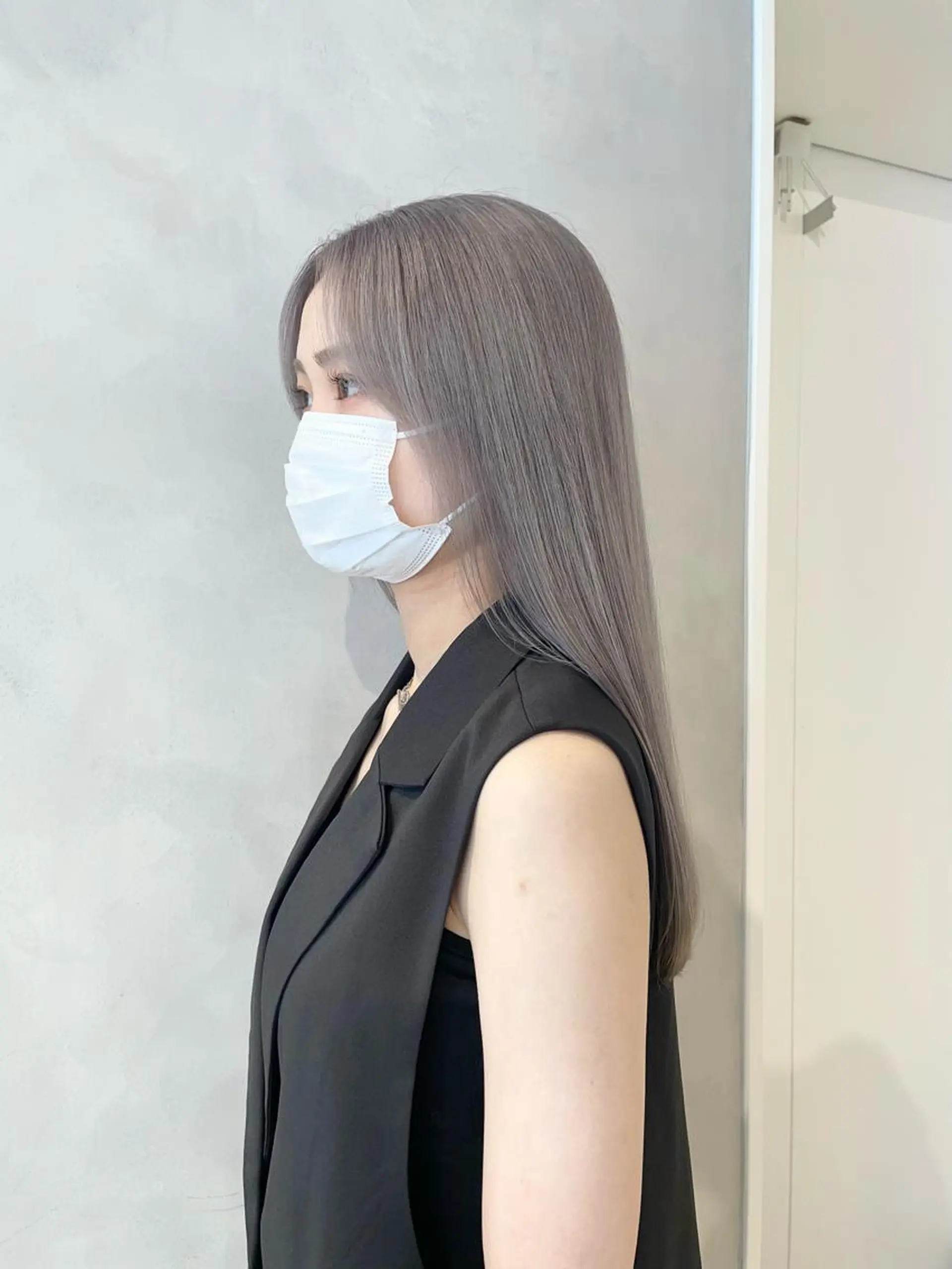 ロング カラー シルバー ハイトーン×レイヤー ／遠藤将太のヘアスタイル