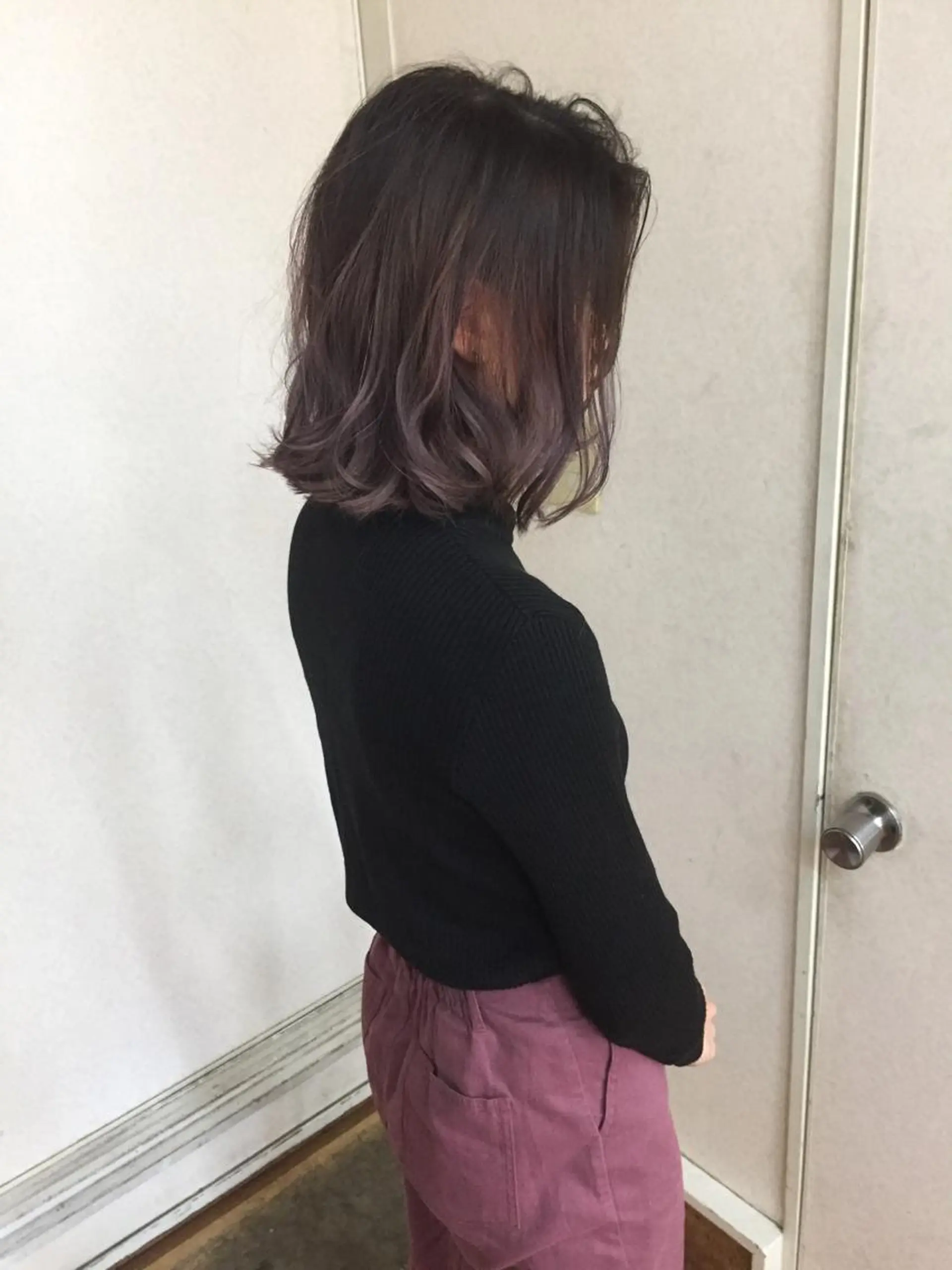 ミディアム カラー パーマ アッシュ バレイヤージュ ピンクカラー ピンクアッシュ レイヤーカット ヘアカラー トリートメント 三輪 太一のヘアスタイル