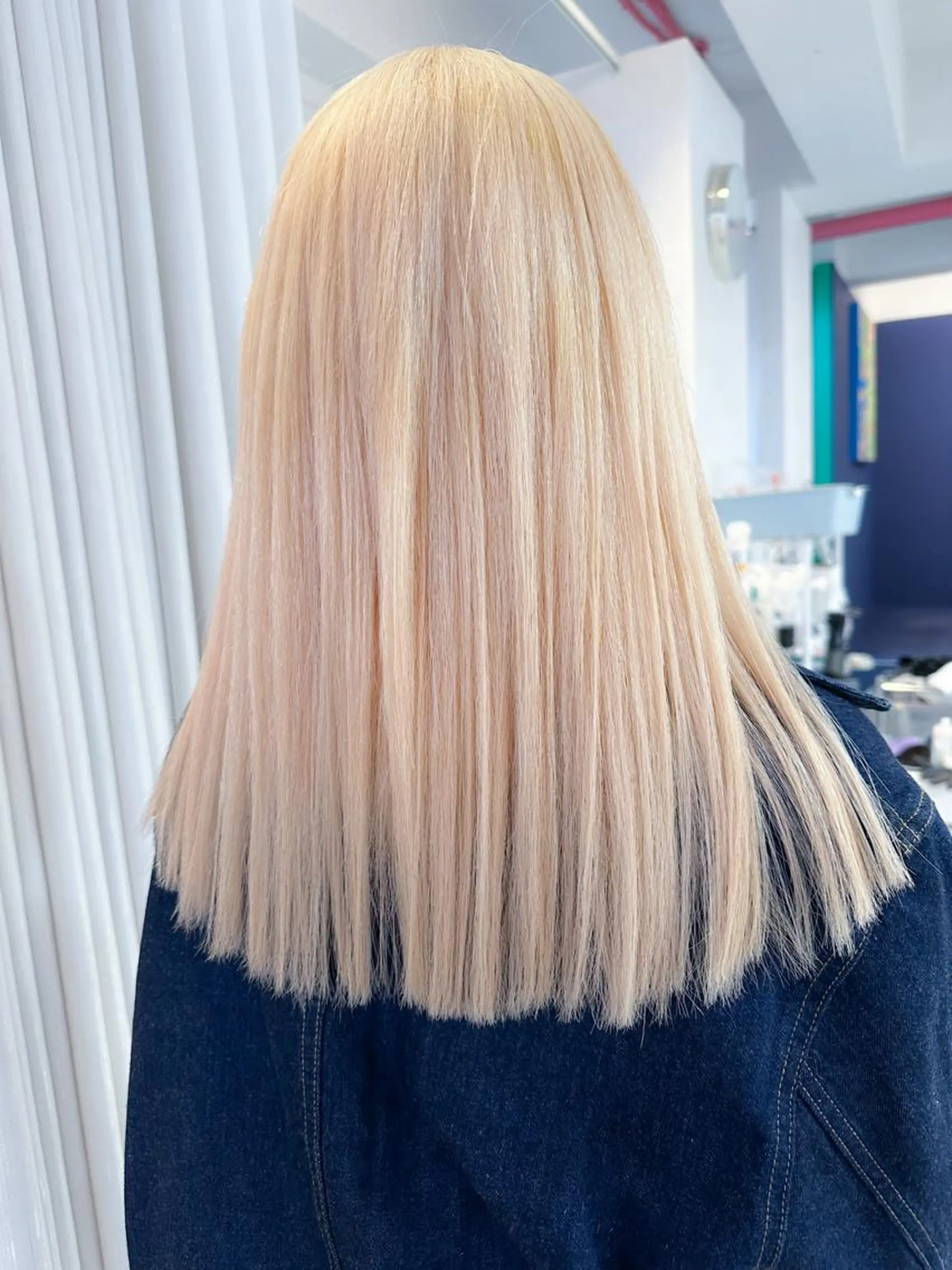 ロング カラー ベージュカラー ブリーチ 抜きっぱなしブロンド ブロンド ブロンドベージュ ヘアカラー BOX mico.のヘアスタイル