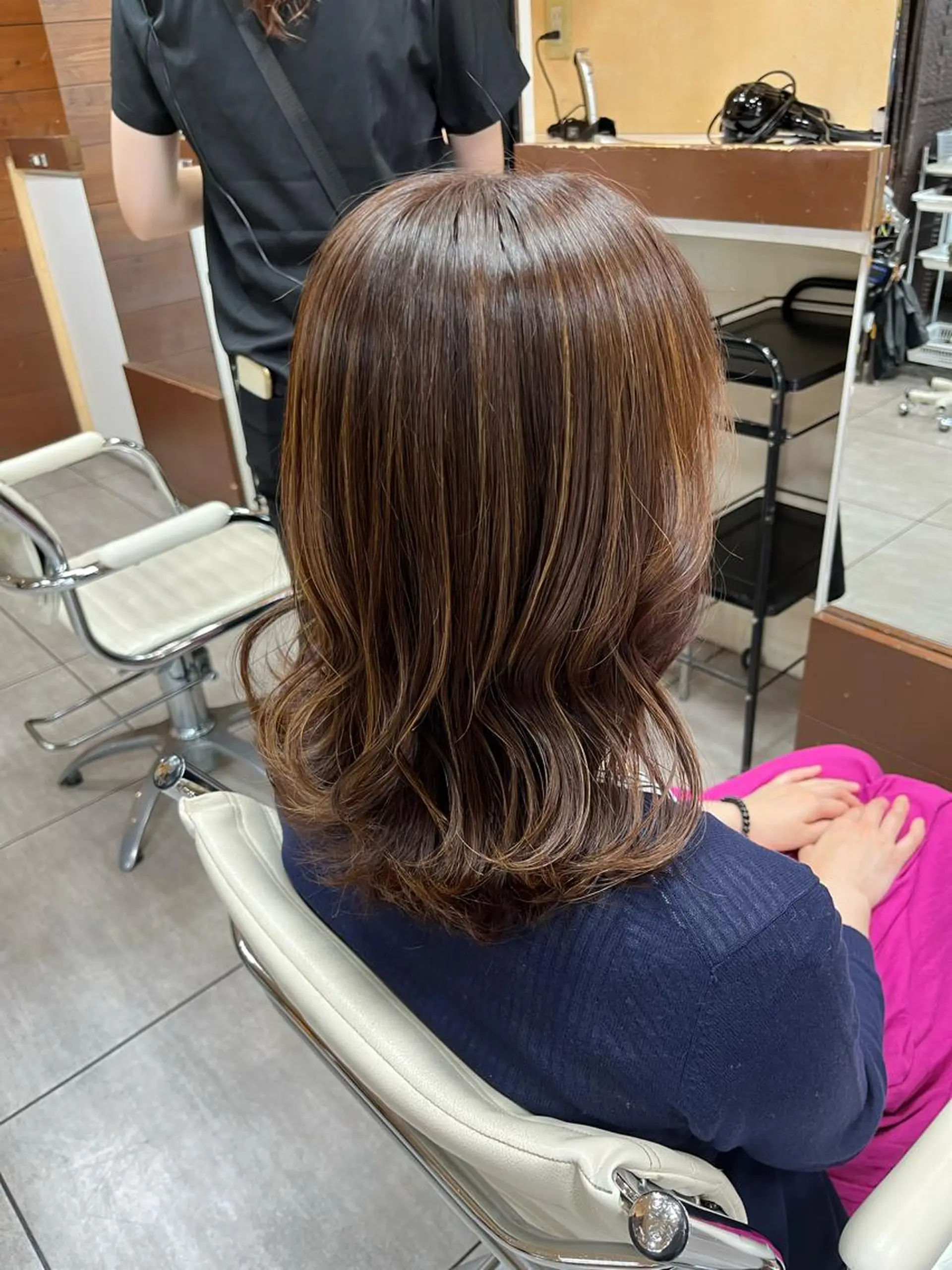 ミディアム カラー インナー×縮毛矯正 ピンクカラー澤井里菜のヘアスタイル