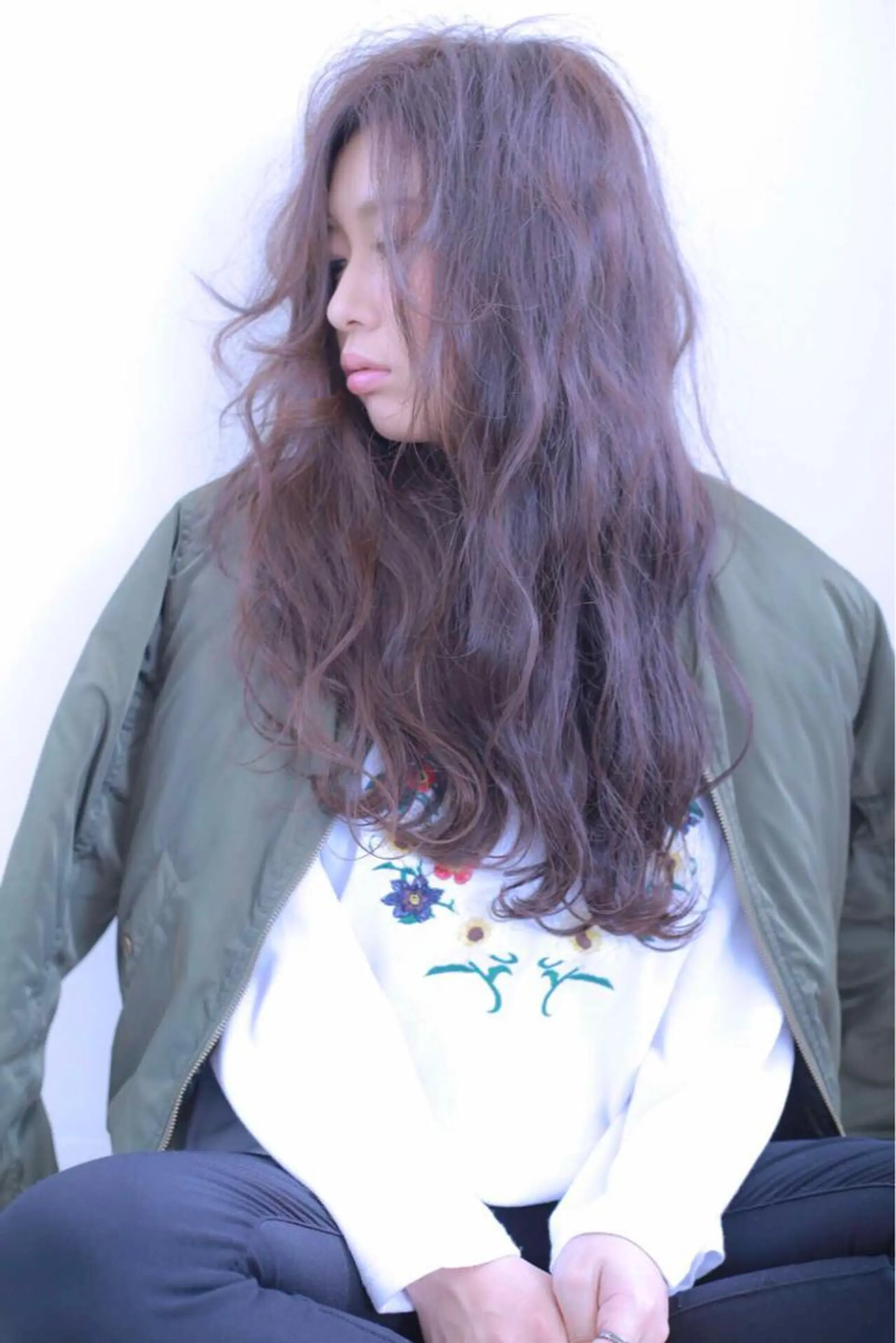 ロング 伊藤 裕貴のヘアスタイル