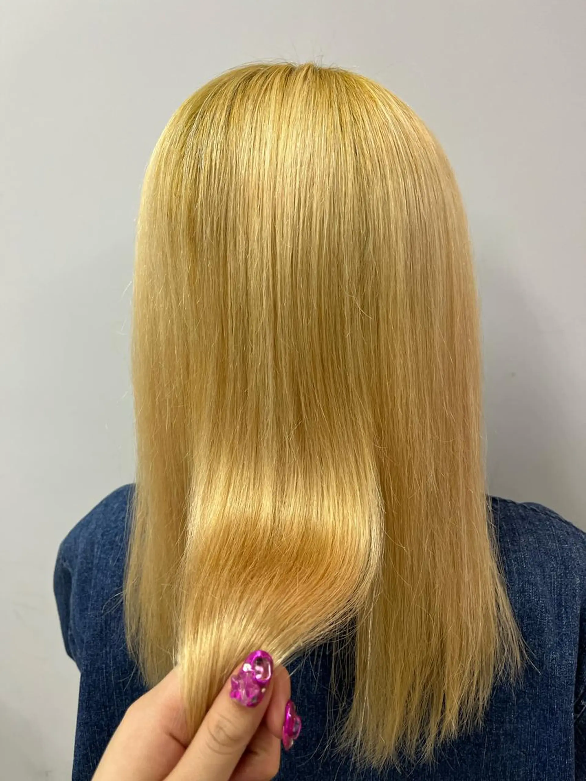 ロング カラー 抜きっぱなしブロンド ブロンド 海外レイヤー /NAGISAのヘアスタイル