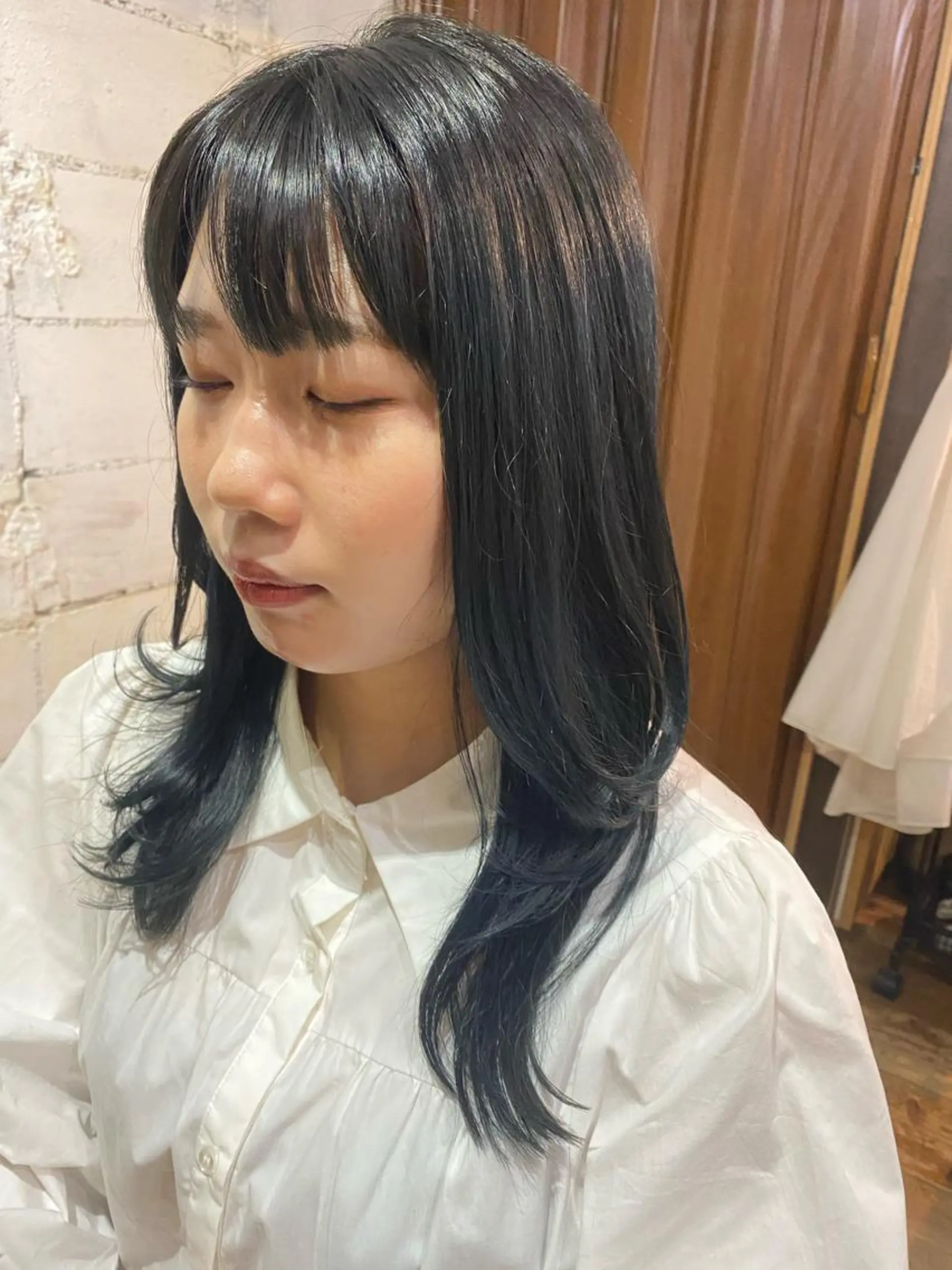 ミディアム カラー 黒髪 ブルーカラー ブルーブラック レイヤーカット ウルフカット 【韓国レイヤー特化 ハッシュカット】のヘアスタイル