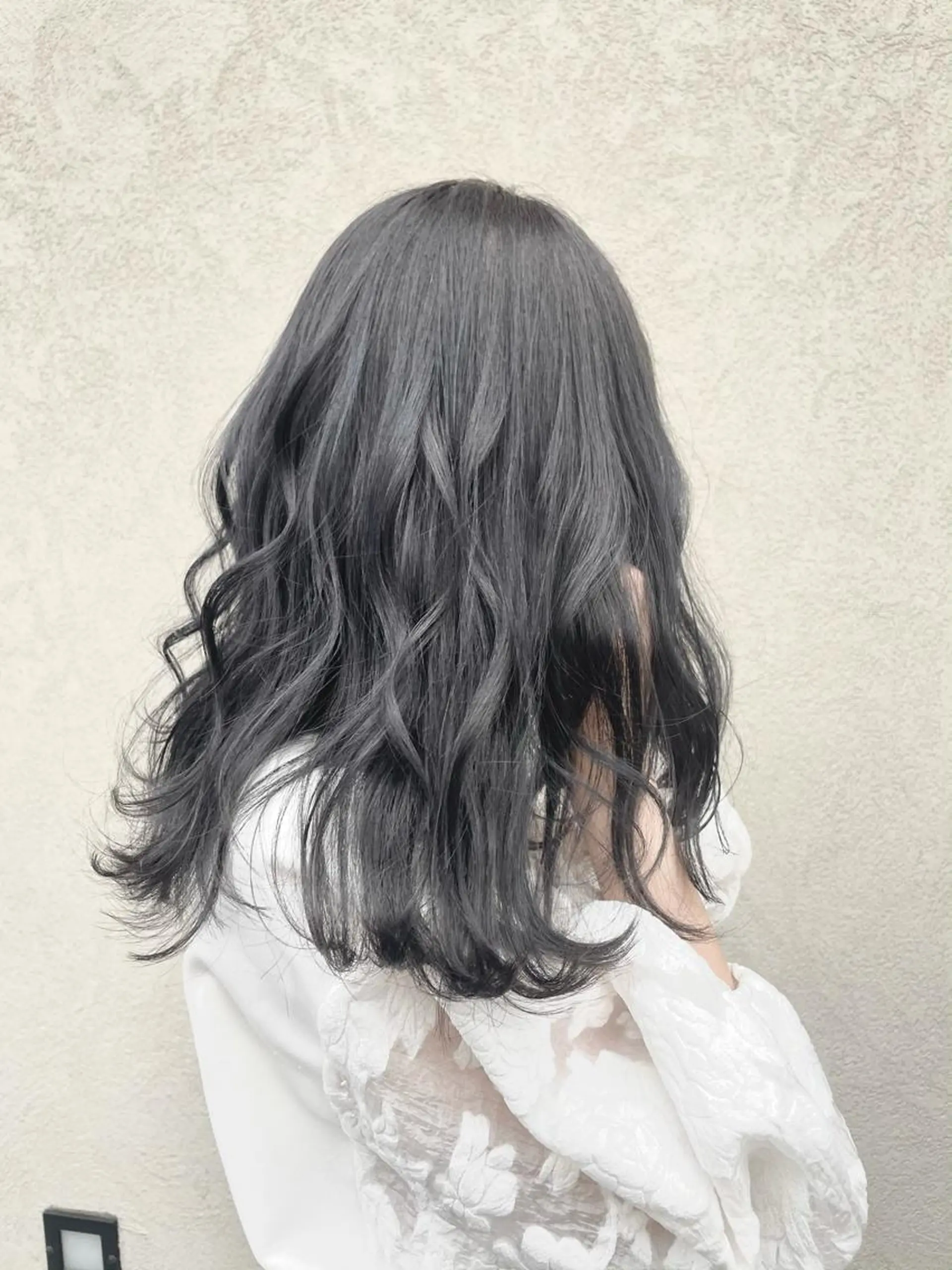 ミディアム カラー 渡辺 瑠美のヘアスタイル