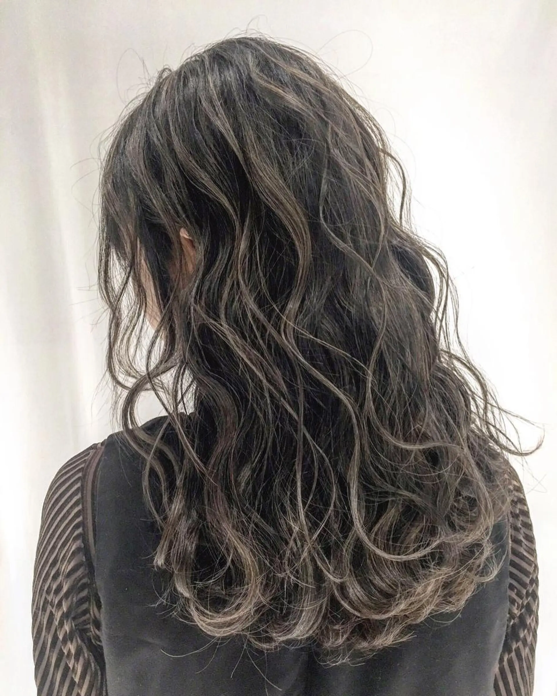 ロング カラー ベージュカラー 透明感カラー ハイライトカラー ハイライト TAKU 美容師のヘアスタイル