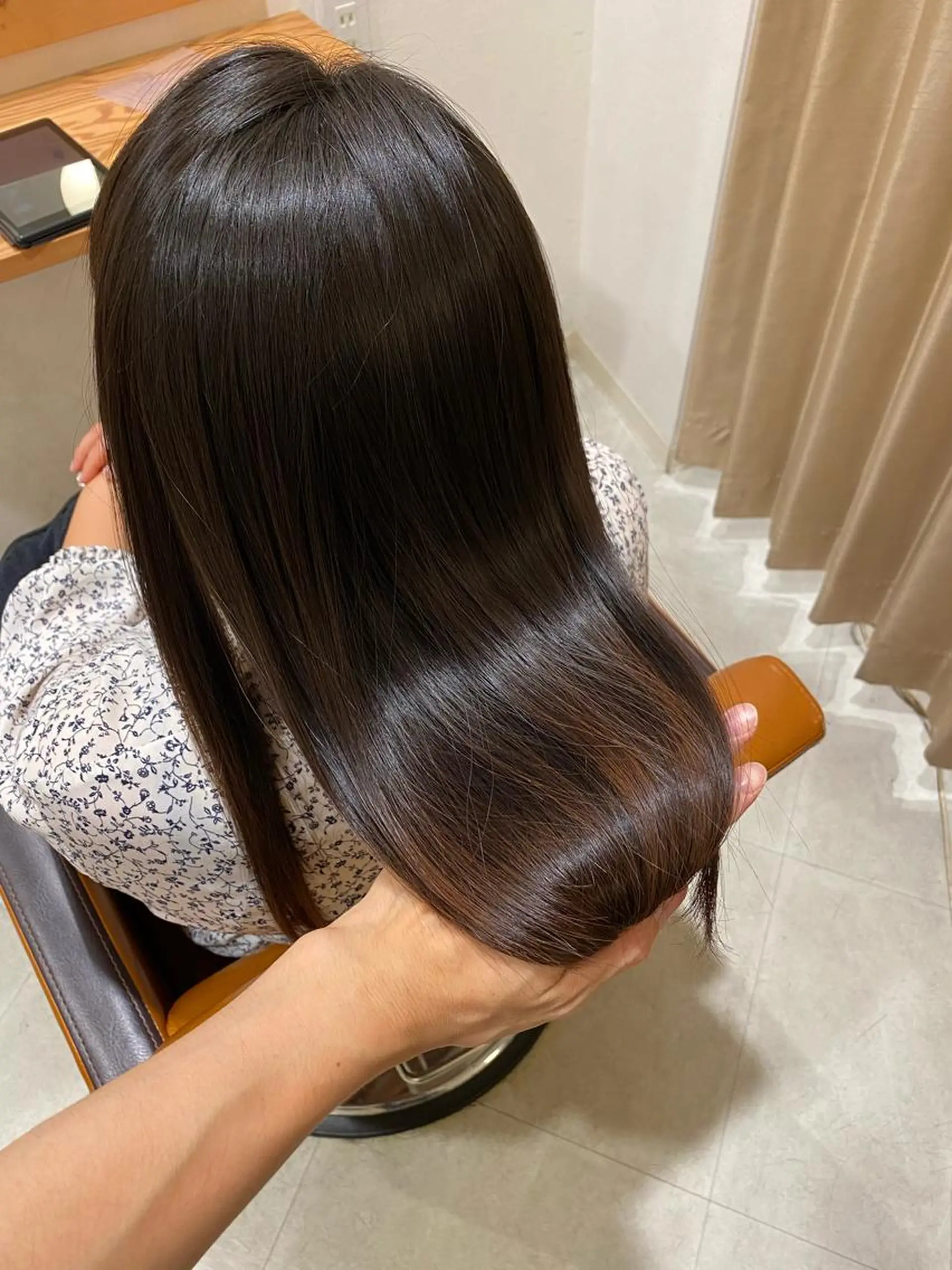 セミロング 髪質改善 縮毛矯正 トリートメント ツヤ髪専門美容師 桑原　和誠のヘアスタイル