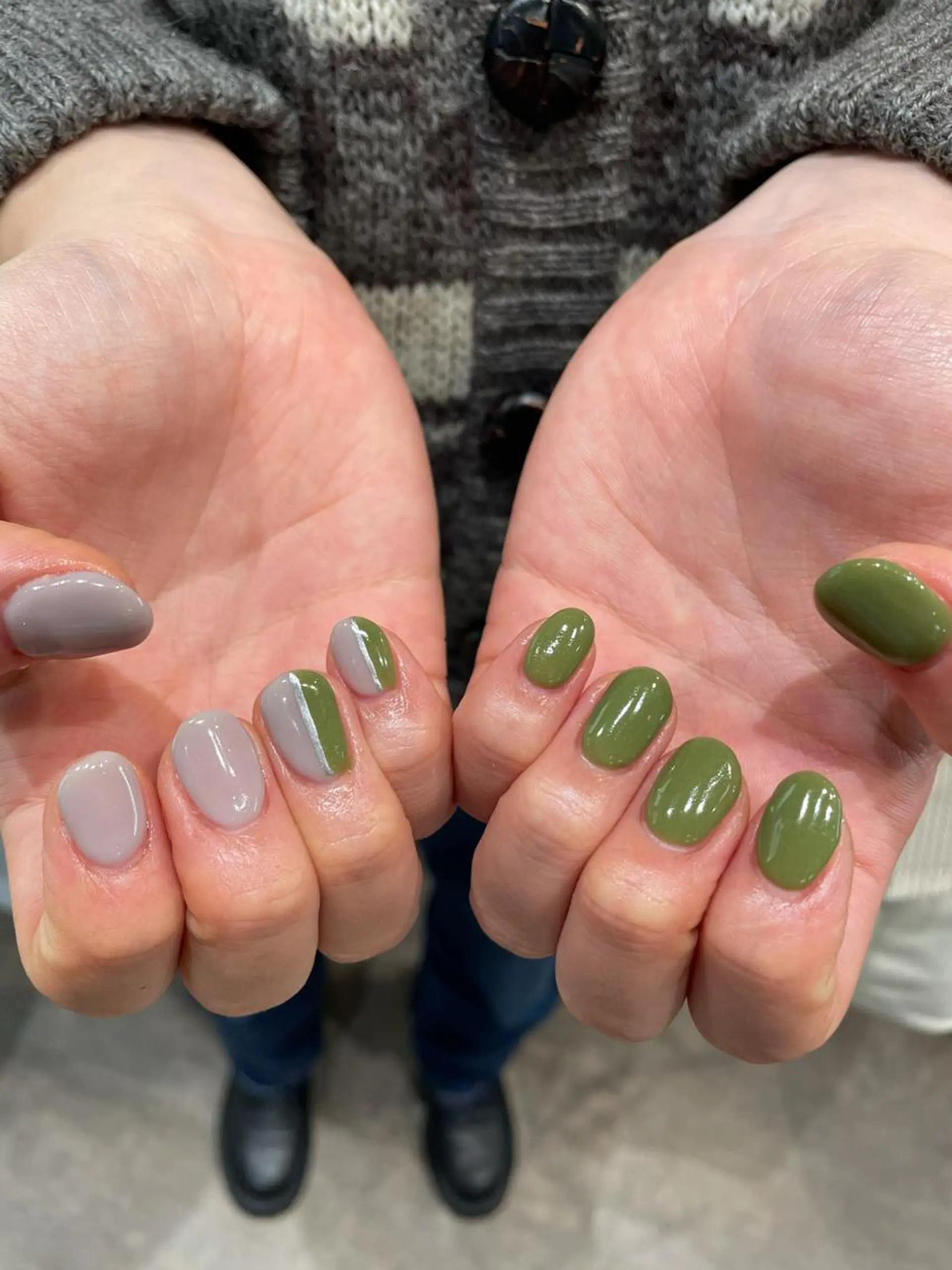 ネイル アートネイル ワンカラーネイル ピスタチオネイル ハンドネイル ナチュラル透明感🌱 小山美樹子のヘアスタイル