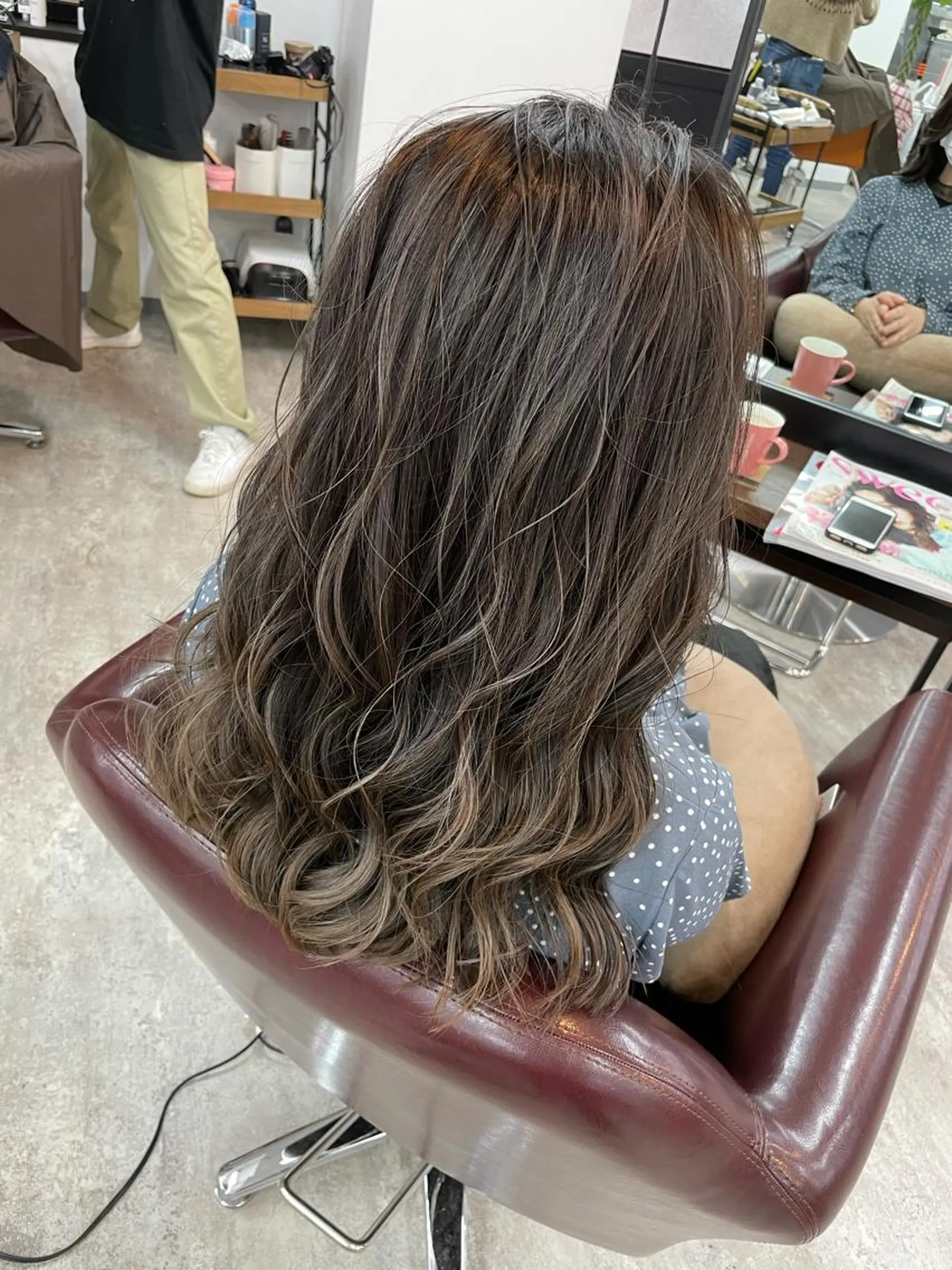 ロング カラー ヘアカラー 須佐 勝也のヘアスタイル