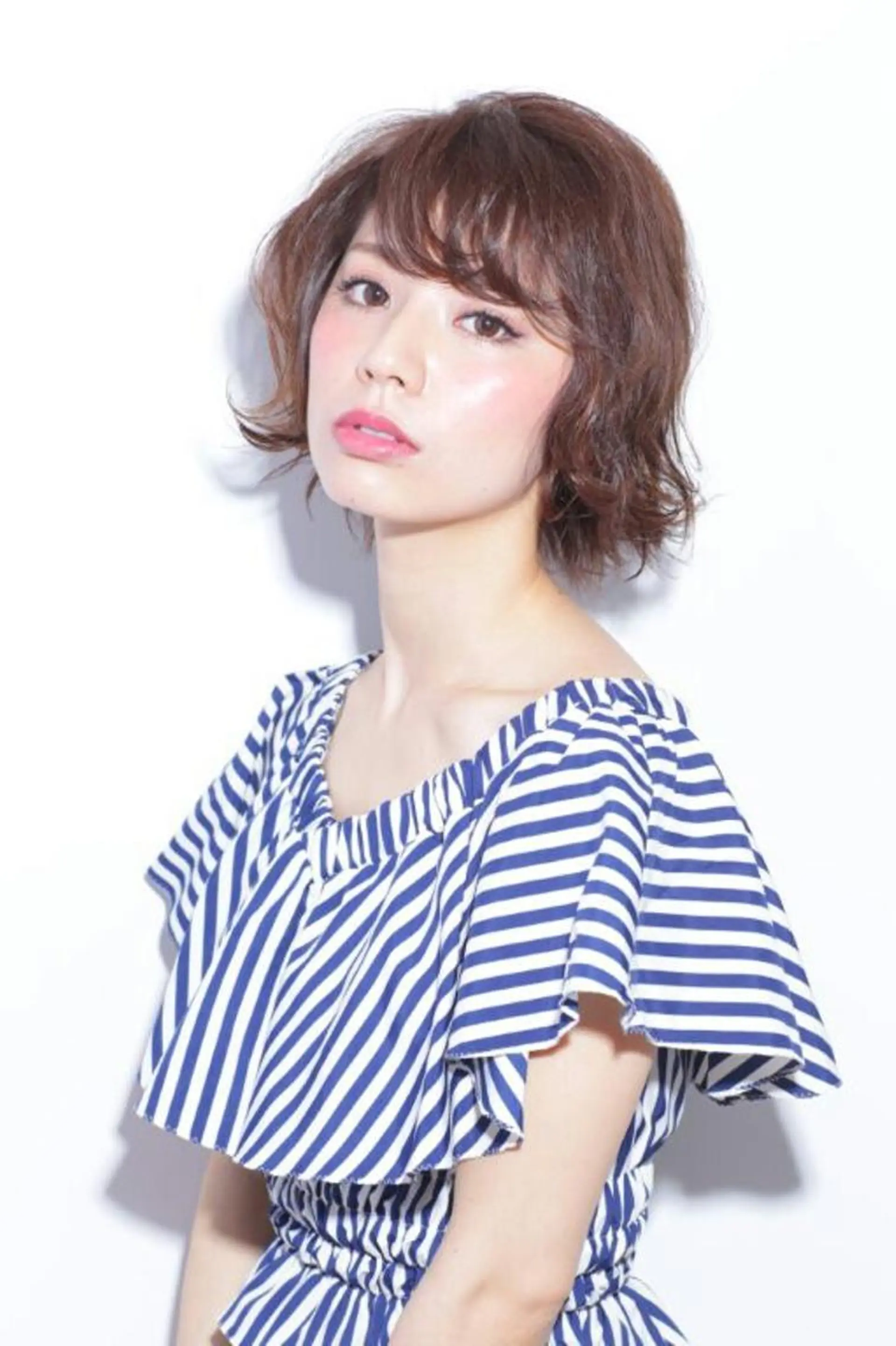 ミディアム 外ハネヘア 今中 小百合のヘアスタイル