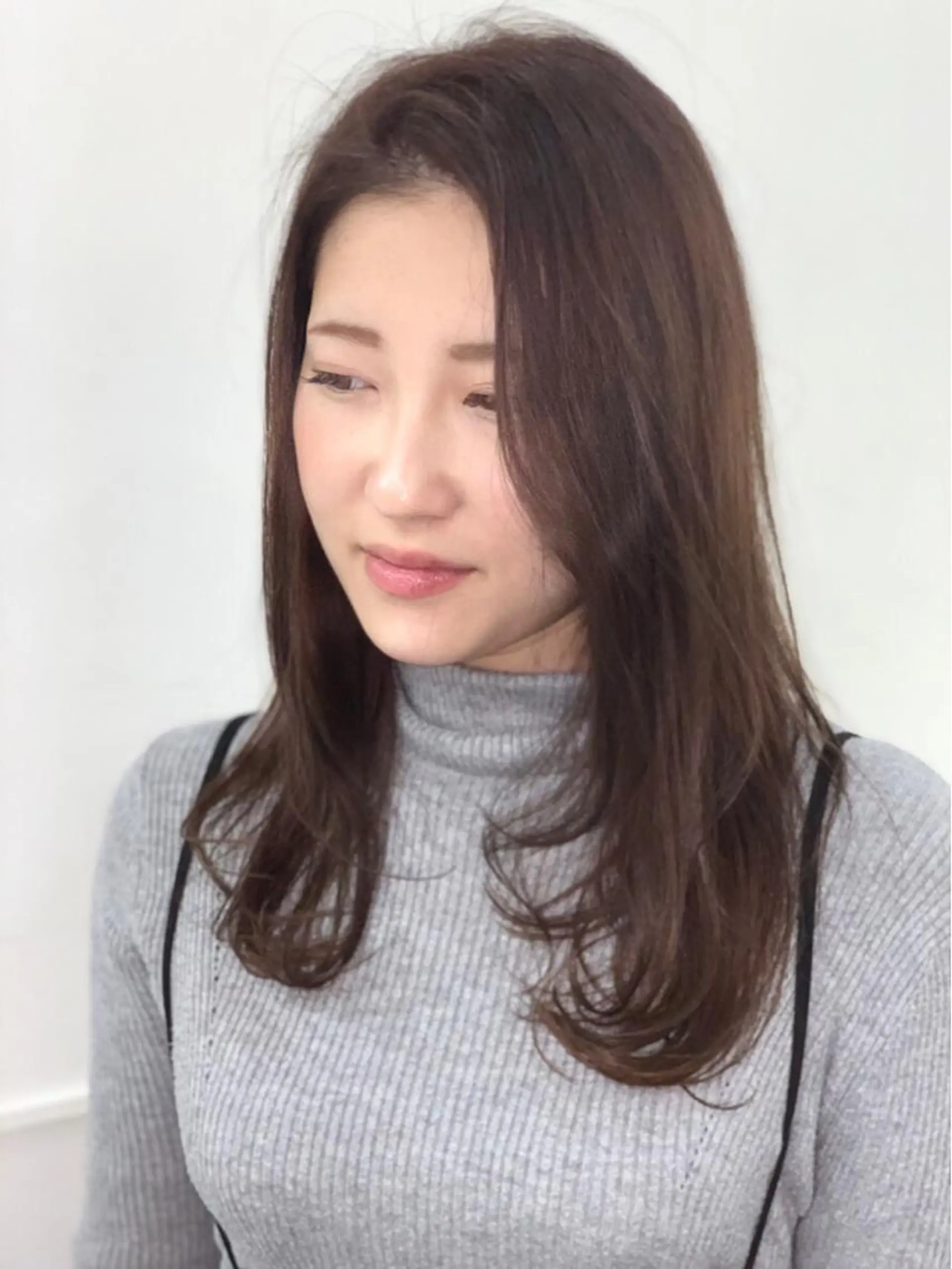 セミロング カラー パーマ セミロングパーマ 透明感カラー 縮毛矯正 トリートメント 髪質改善/縮毛矯正 /レイヤー岡部のヘアスタイル