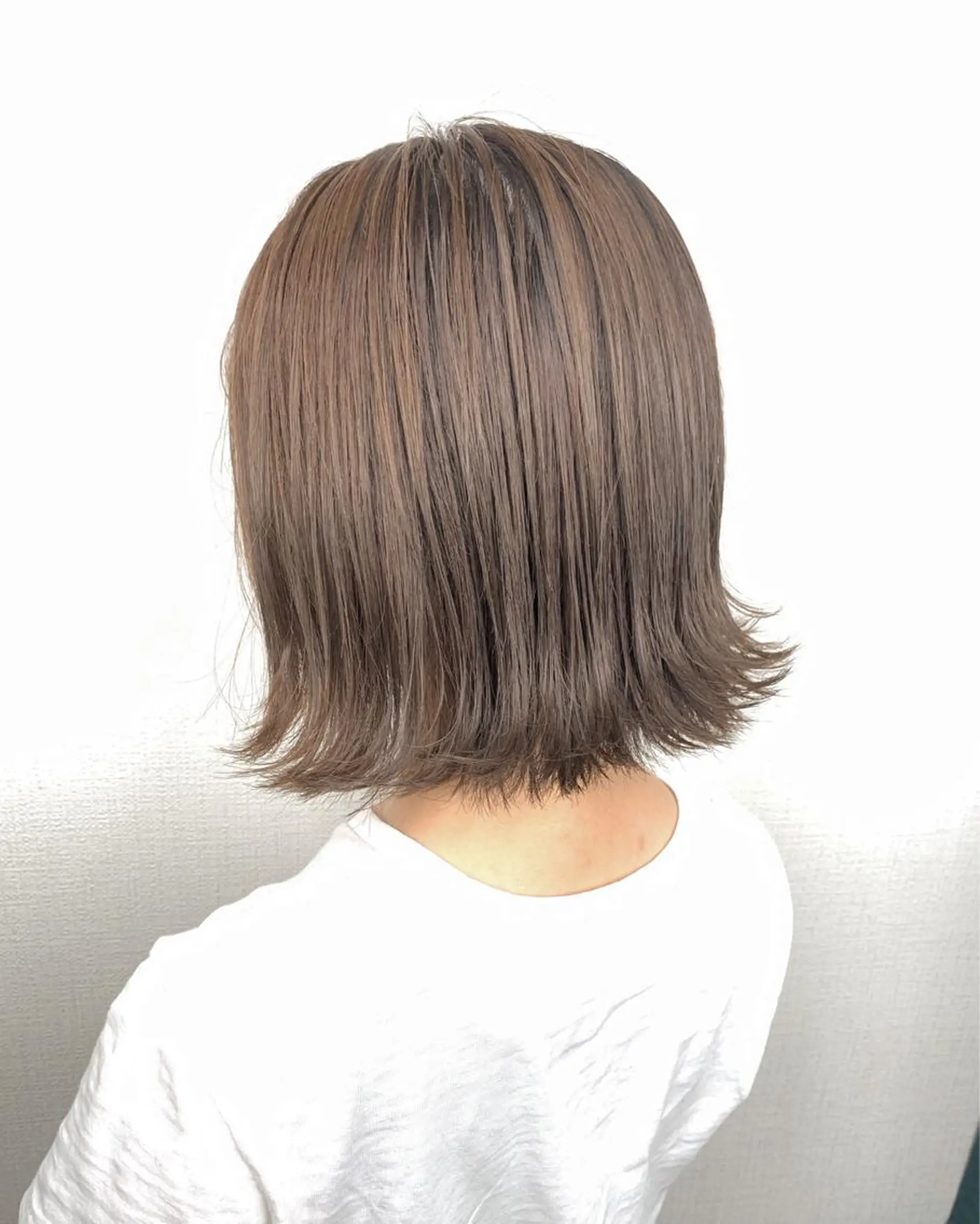 ショート アッシュ ヘアカラー 袴田 伊代のヘアスタイル