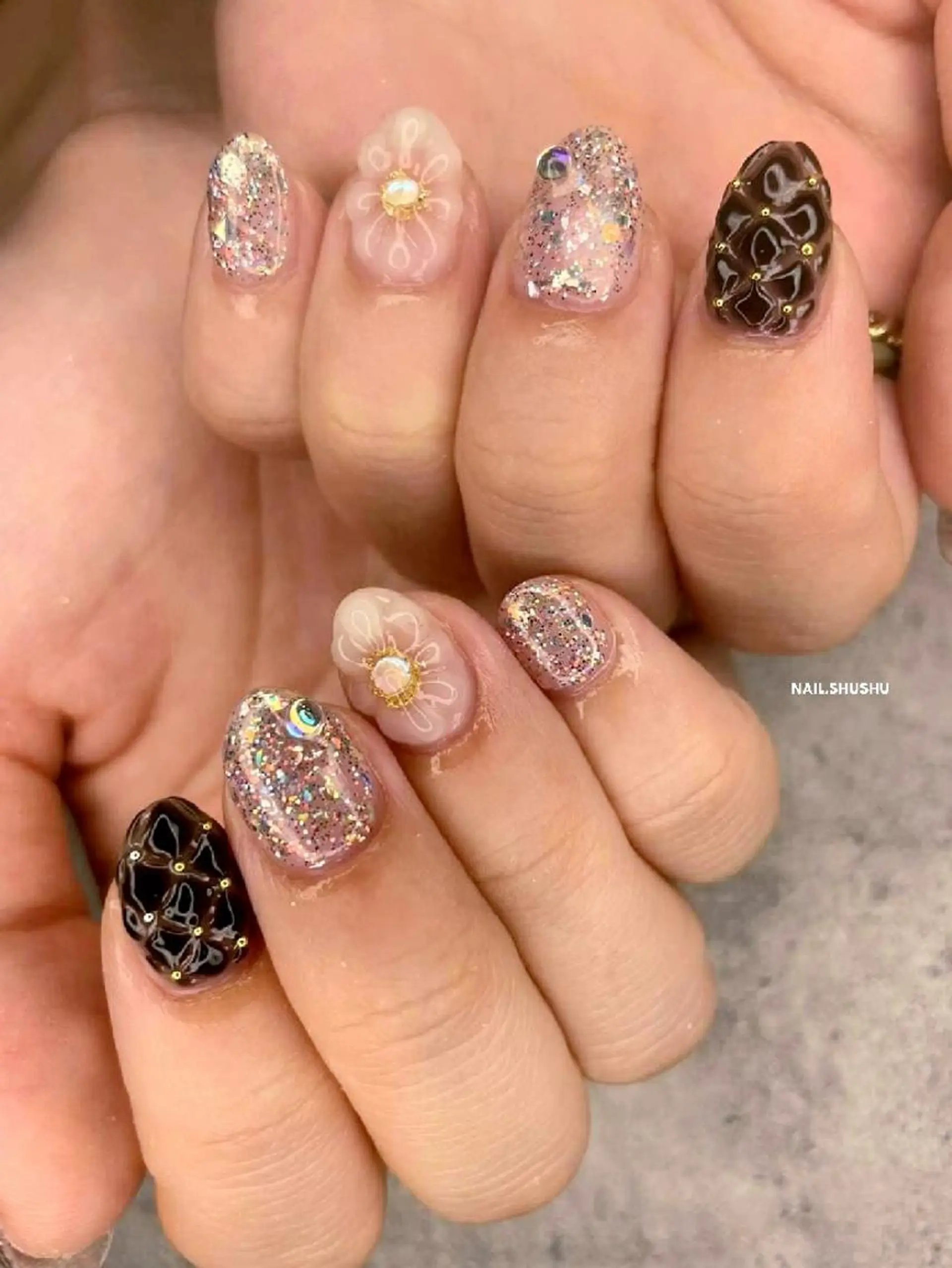 ネイル ニュアンスネイル ワンカラーネイル シンプルネイル 冬ネイル 3dパーツ/流行り 👧shushu❤️のネイルデザイン