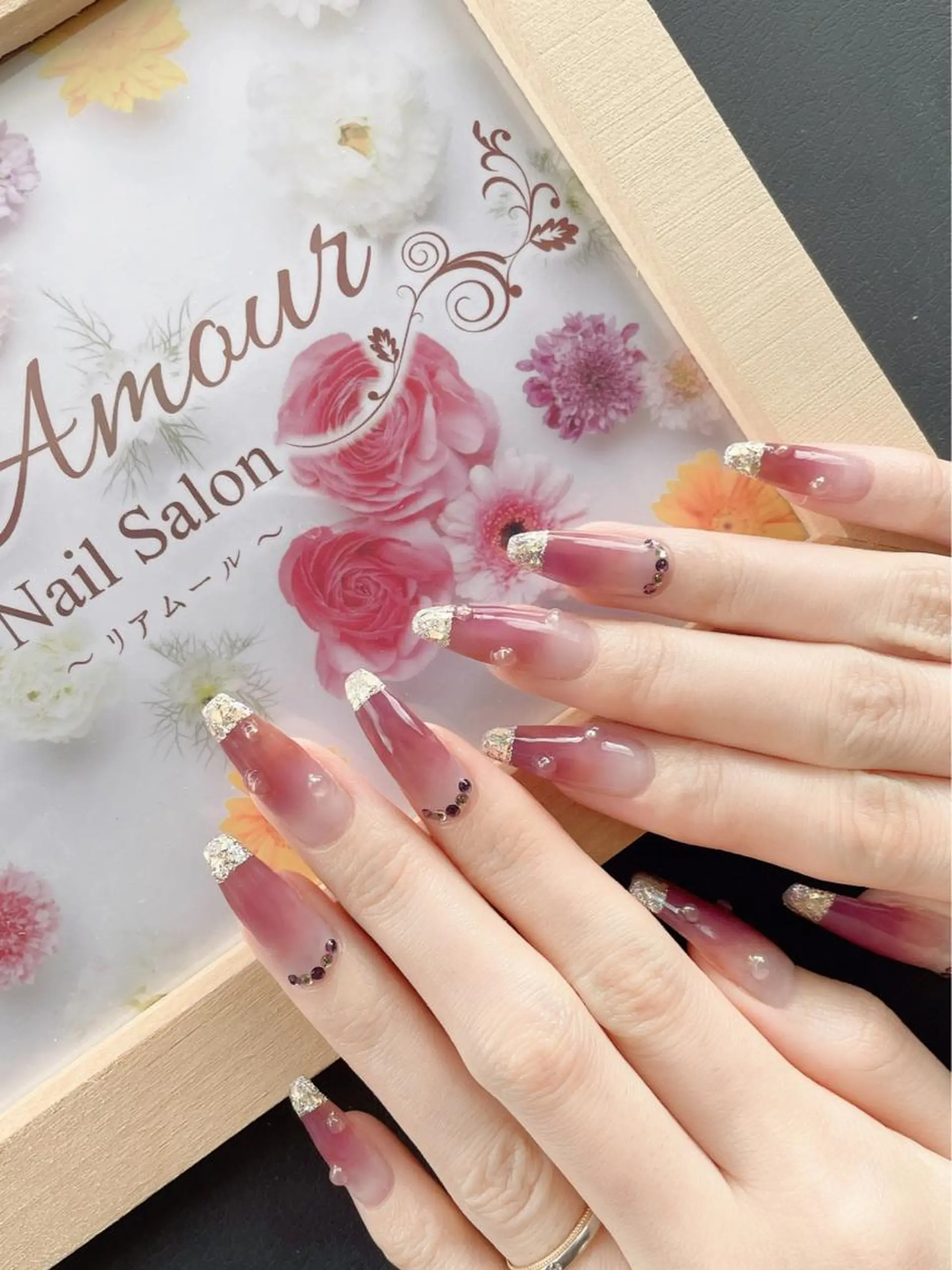 ネイル フレンチネイル ガラスフレンチ ゴールド nailsalon ♡amour♡のネイルデザイン