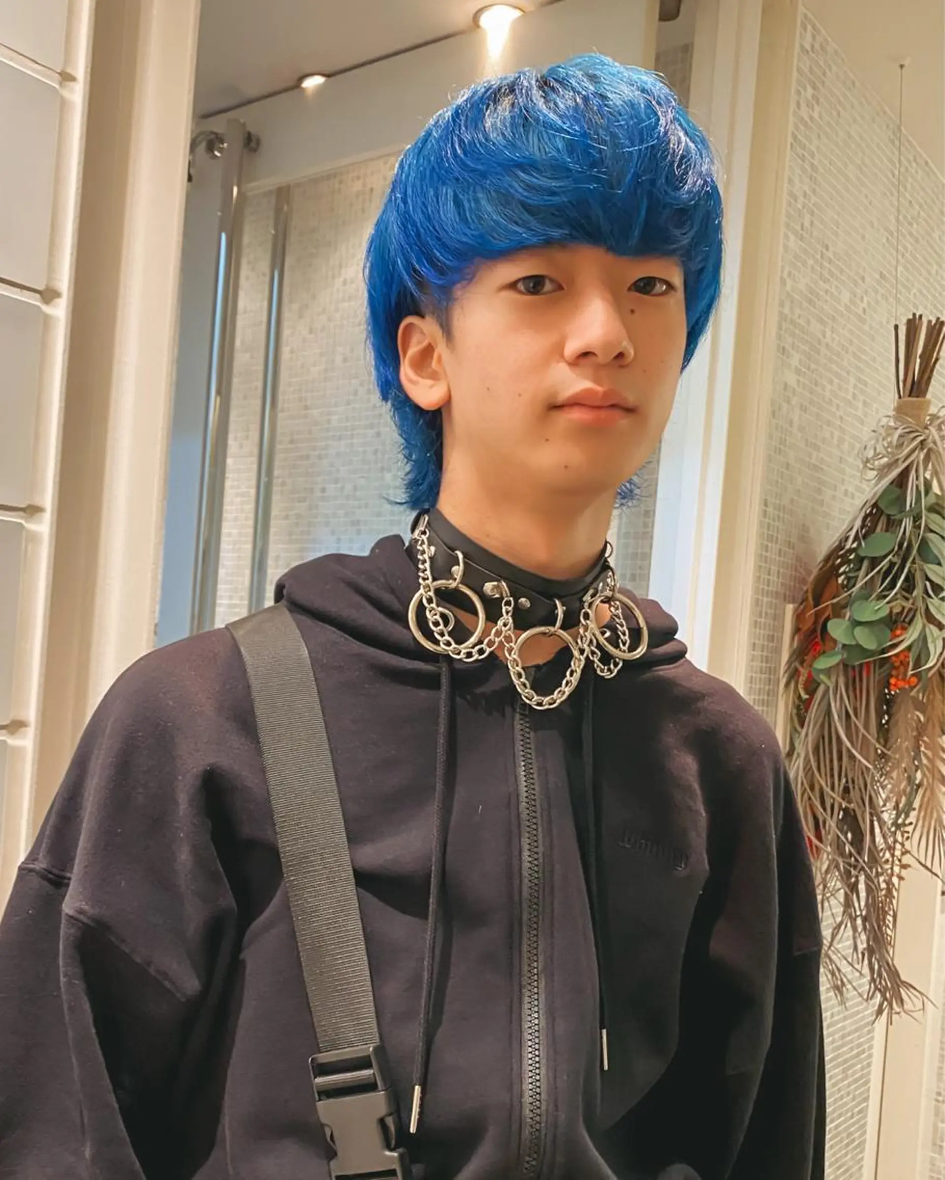 ショート カラー メンズ メンズブリーチ ブリーチ ブルーカラー ケアブリーチ カット ヘアカラー メンズ/スパイキー ショート/ミツイのヘアスタイル