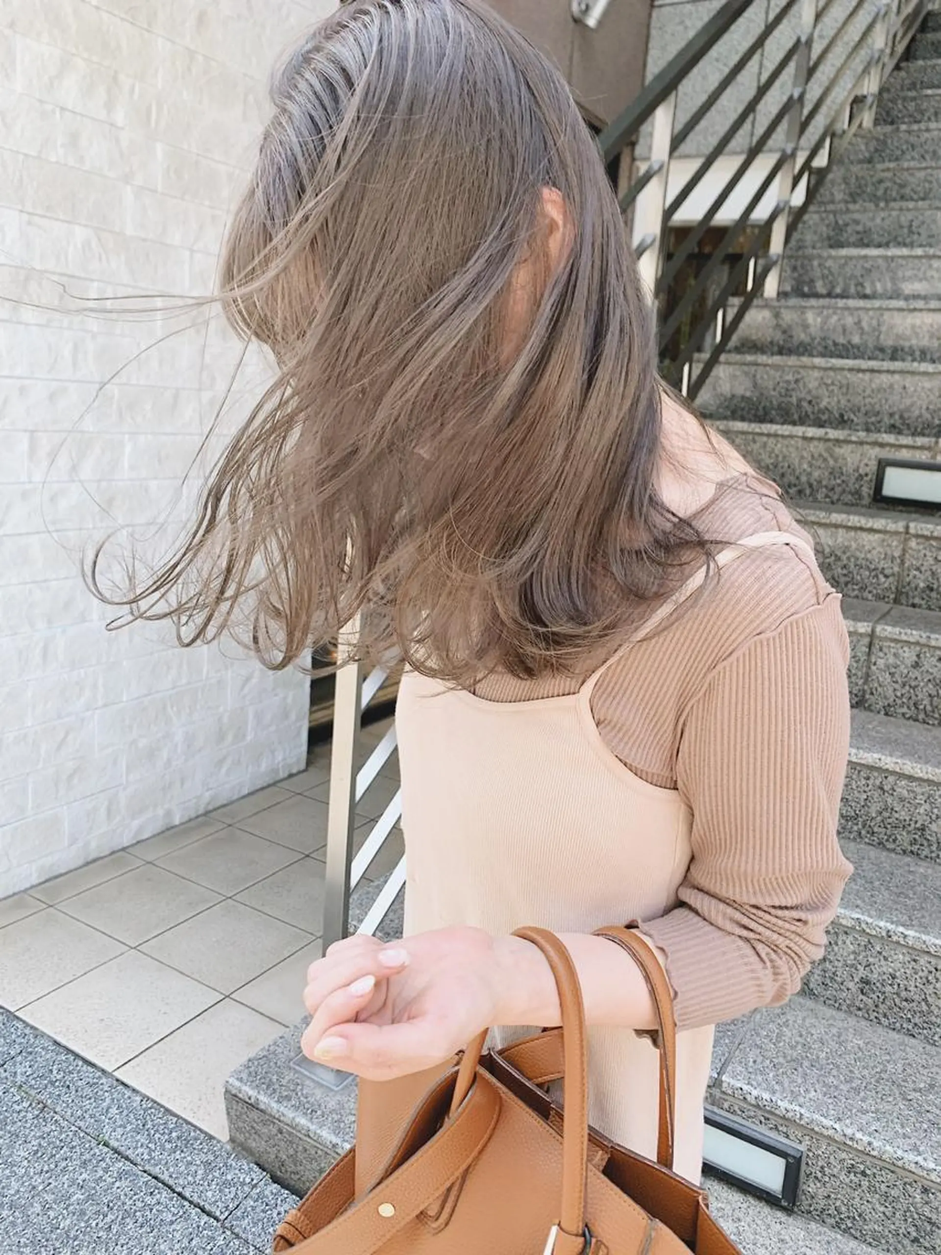 セミロング カラー パーマ ネイル マツエク・マツパ ヘアカラー トリートメント ハイトーンボブ 前田 表参道　グレージュのヘアスタイル