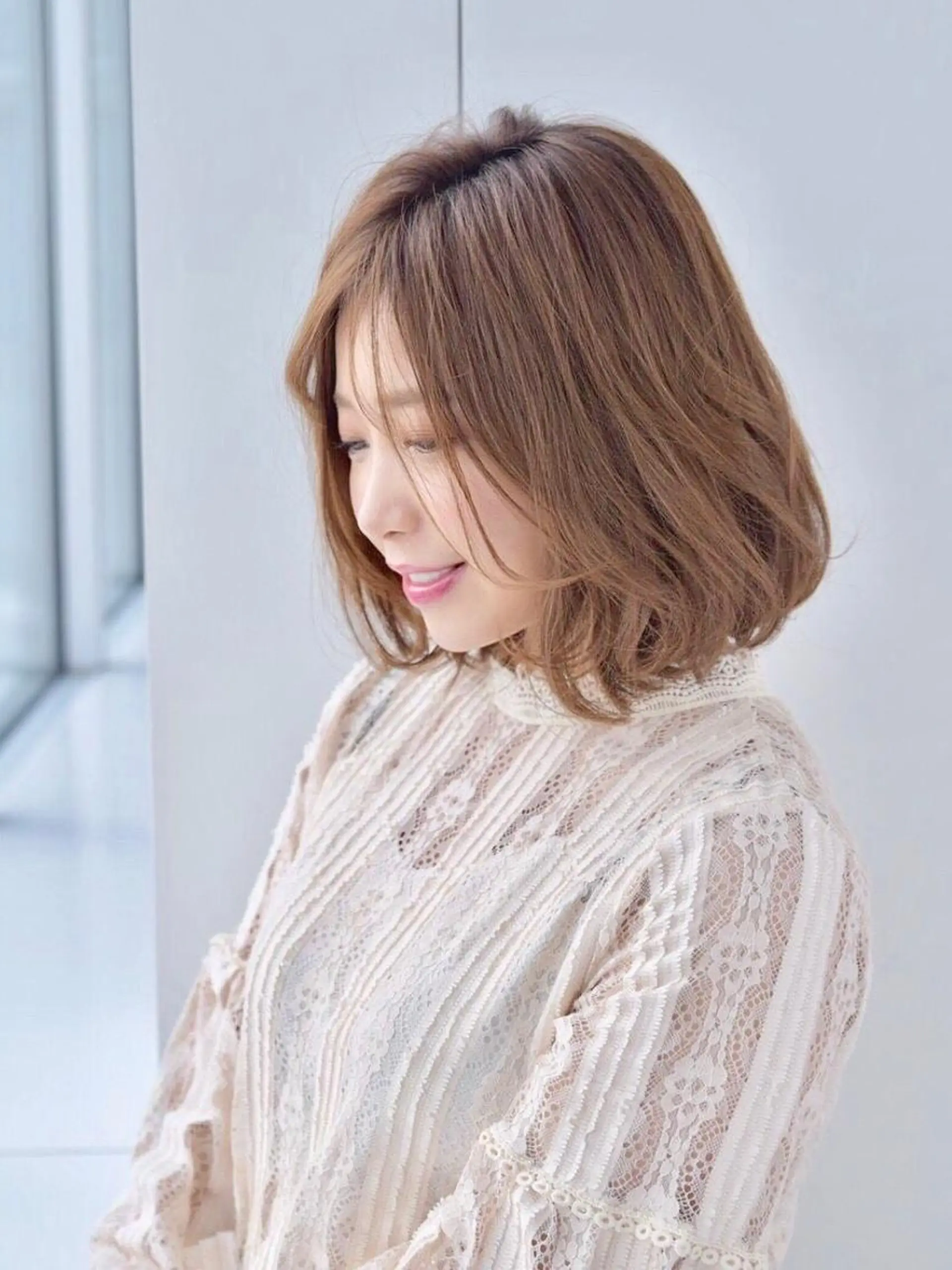 ショート カラー ベージュカラー ボブ 野々山 直貴のヘアスタイル