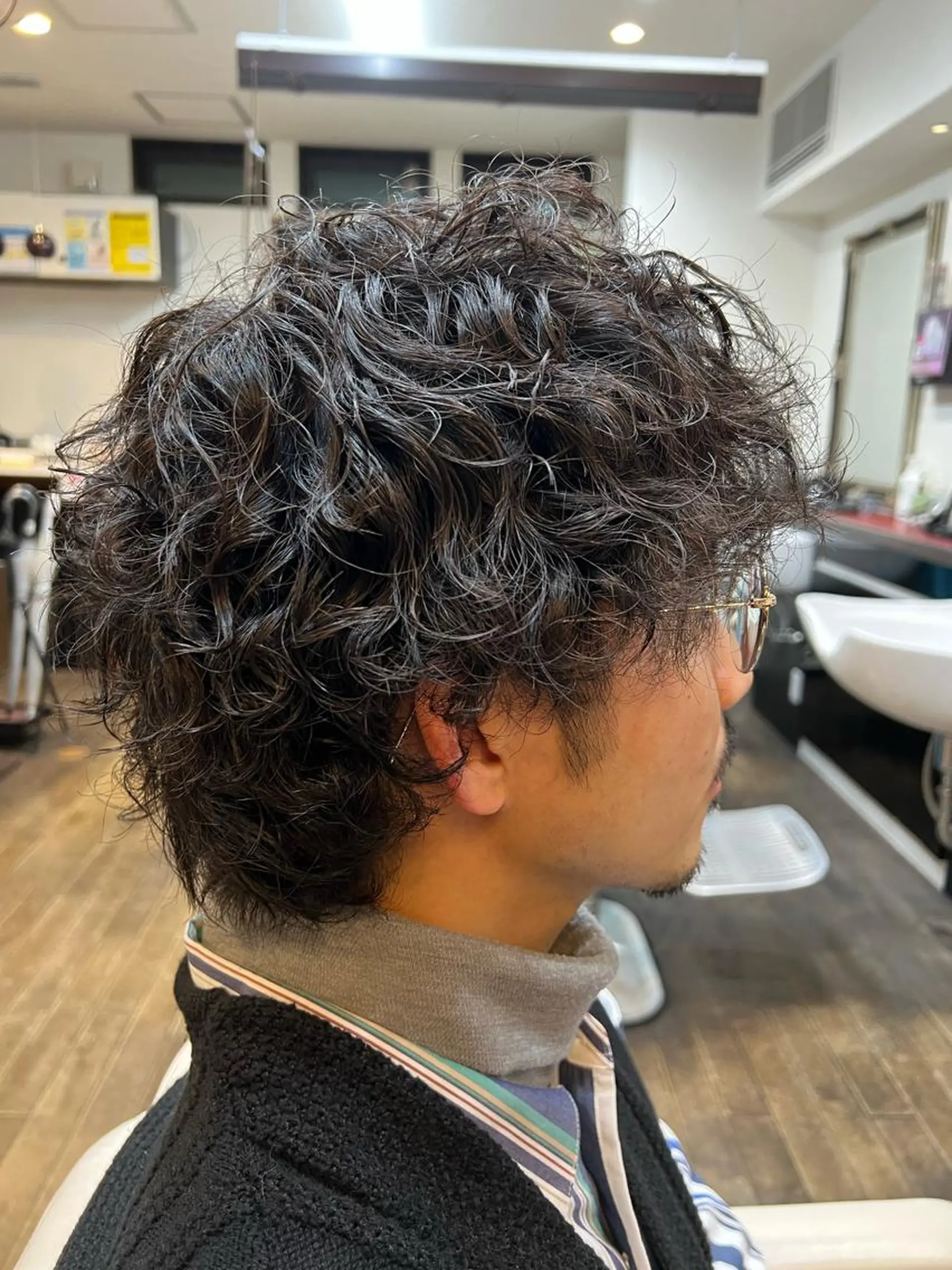 ショート パーマ メンズ メンズパーマ スパイラルパーマ 二本木 秀成のヘアスタイル