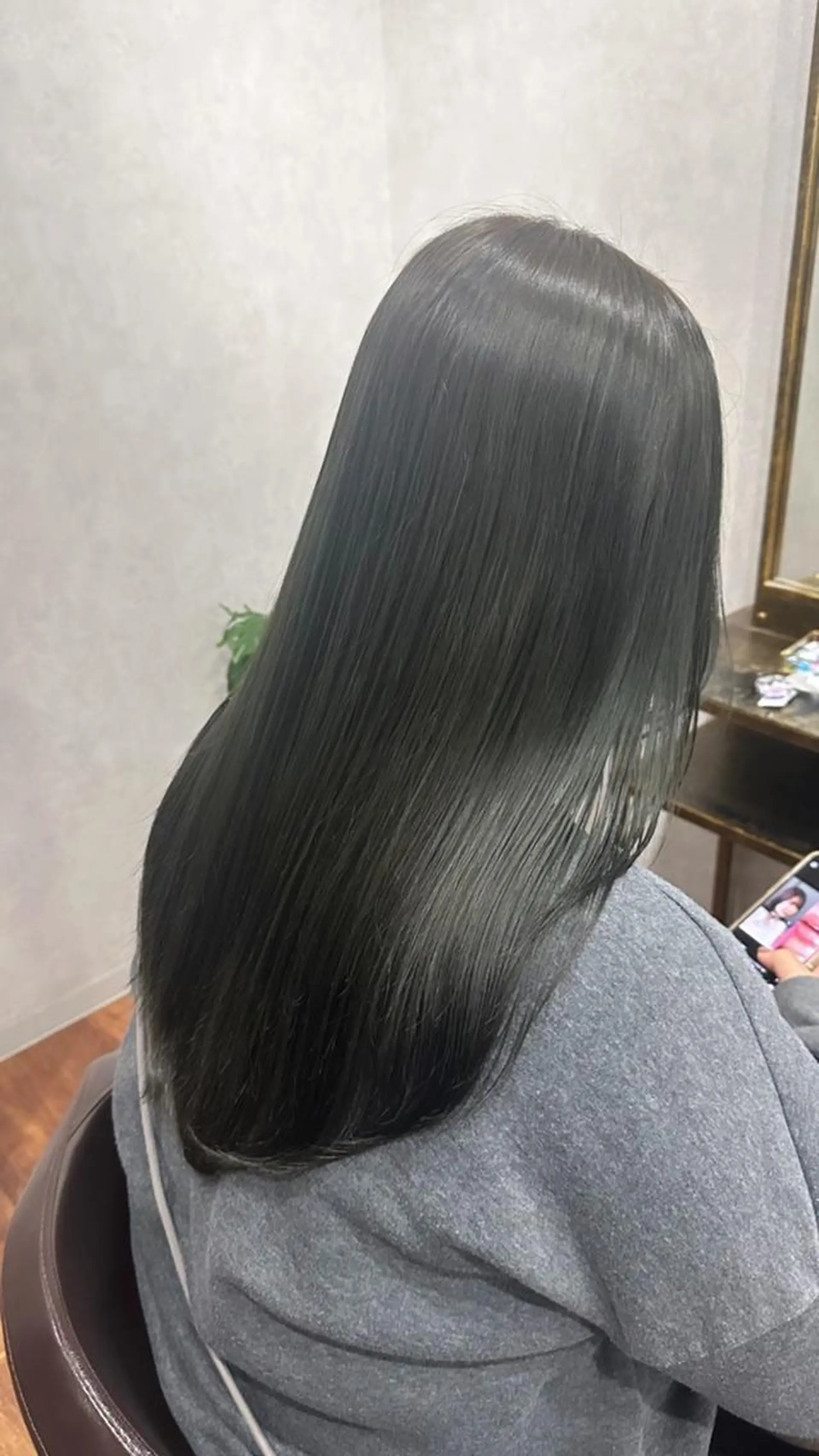 セミロング カット ヘアカラー トリートメント アンダーバーホワイト 堺東店のヘアスタイル