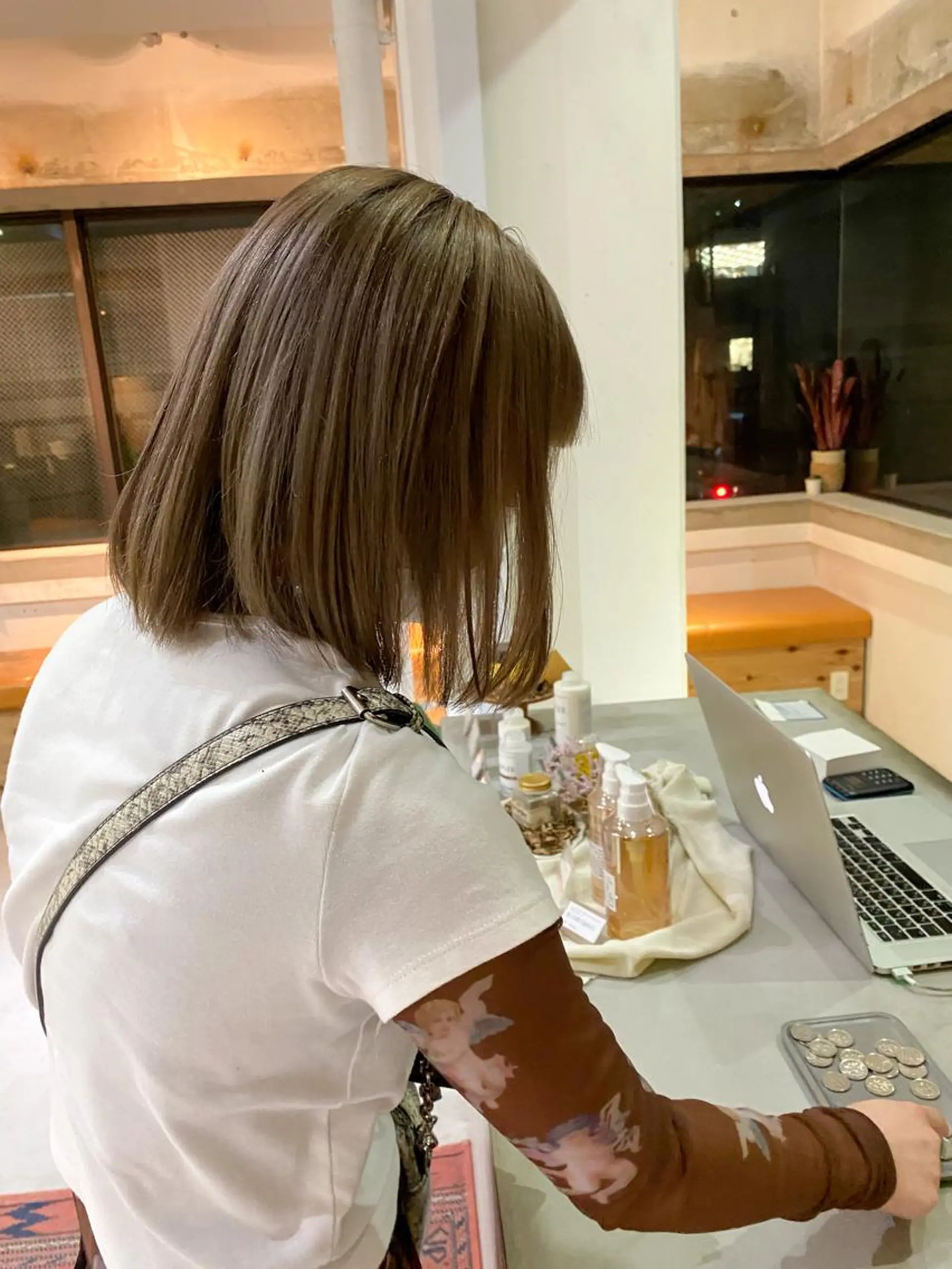 ミディアム カラー メンズ メンズハイトーン ベージュカラー ハイトーンカラー ハイトーンベージュ 無料カットモデル募集 🌱ひょうがのヘアスタイル