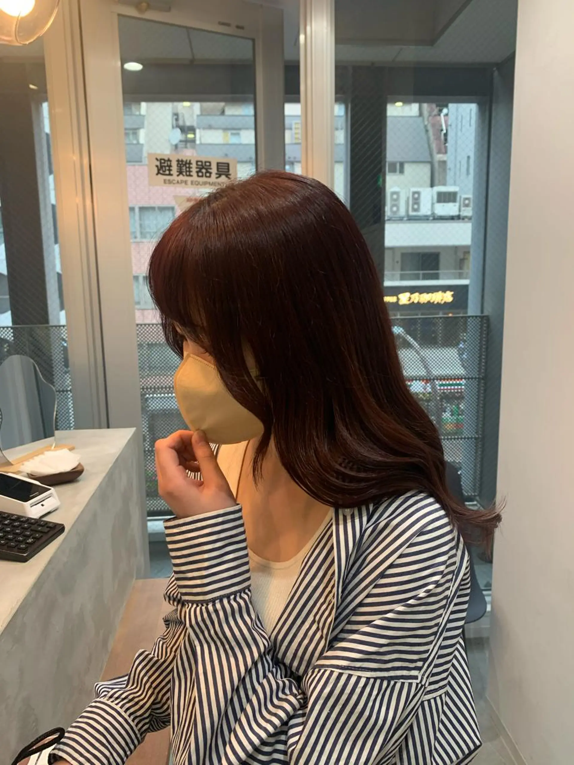 ロング カラー 顔周りカット カット ヘアカラー トリートメント little 小濱彰太のヘアスタイル