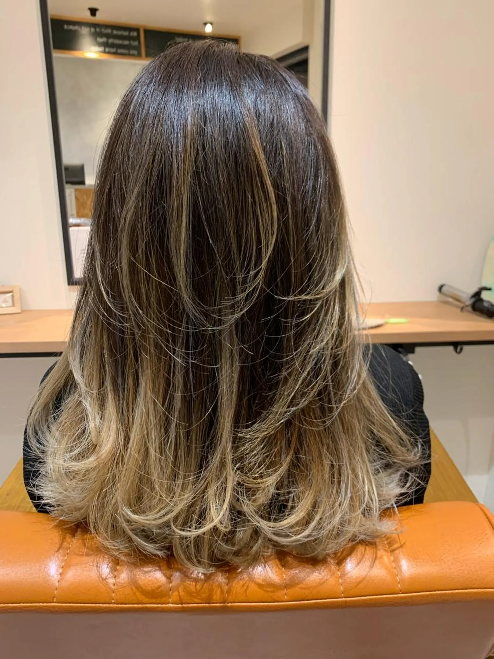 ミディアム レイヤーカット オーナースタイリスト 宗正淳志のヘアスタイル