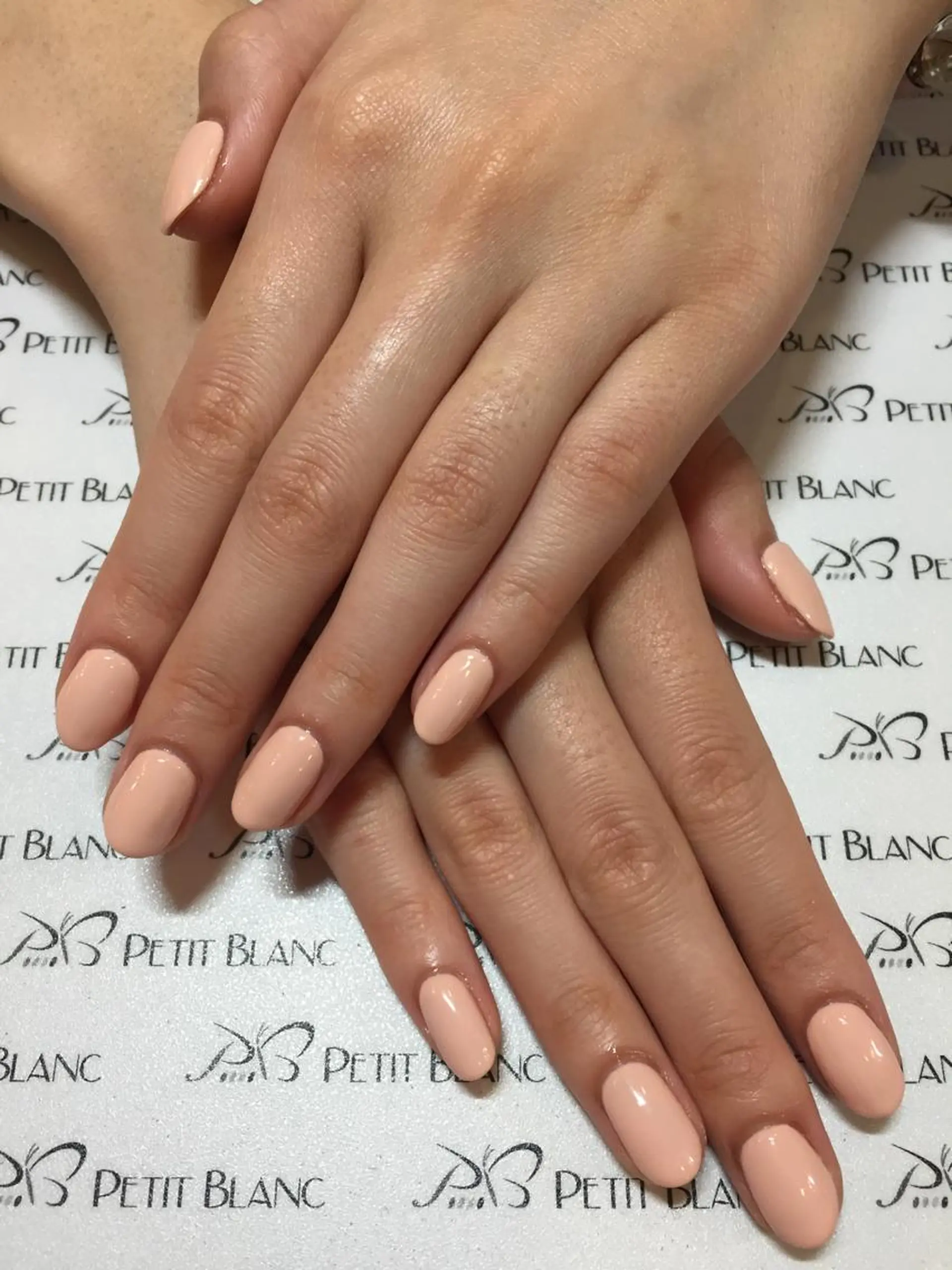 ネイル ワンカラーネイル PetitBlanc KAZUKIのネイルデザイン