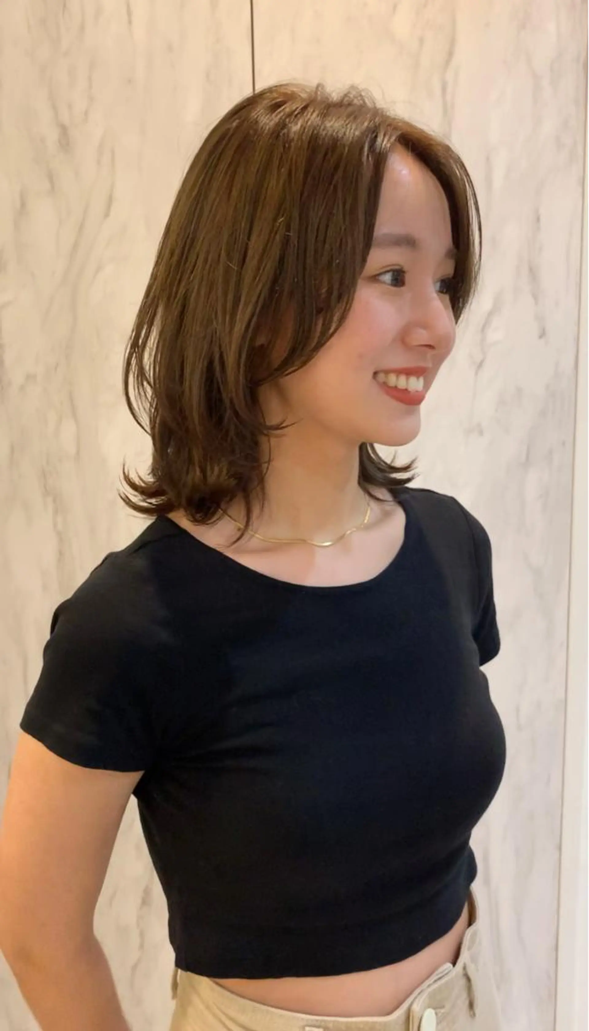 ミディアム 落合希 Olivebeigeのヘアスタイル