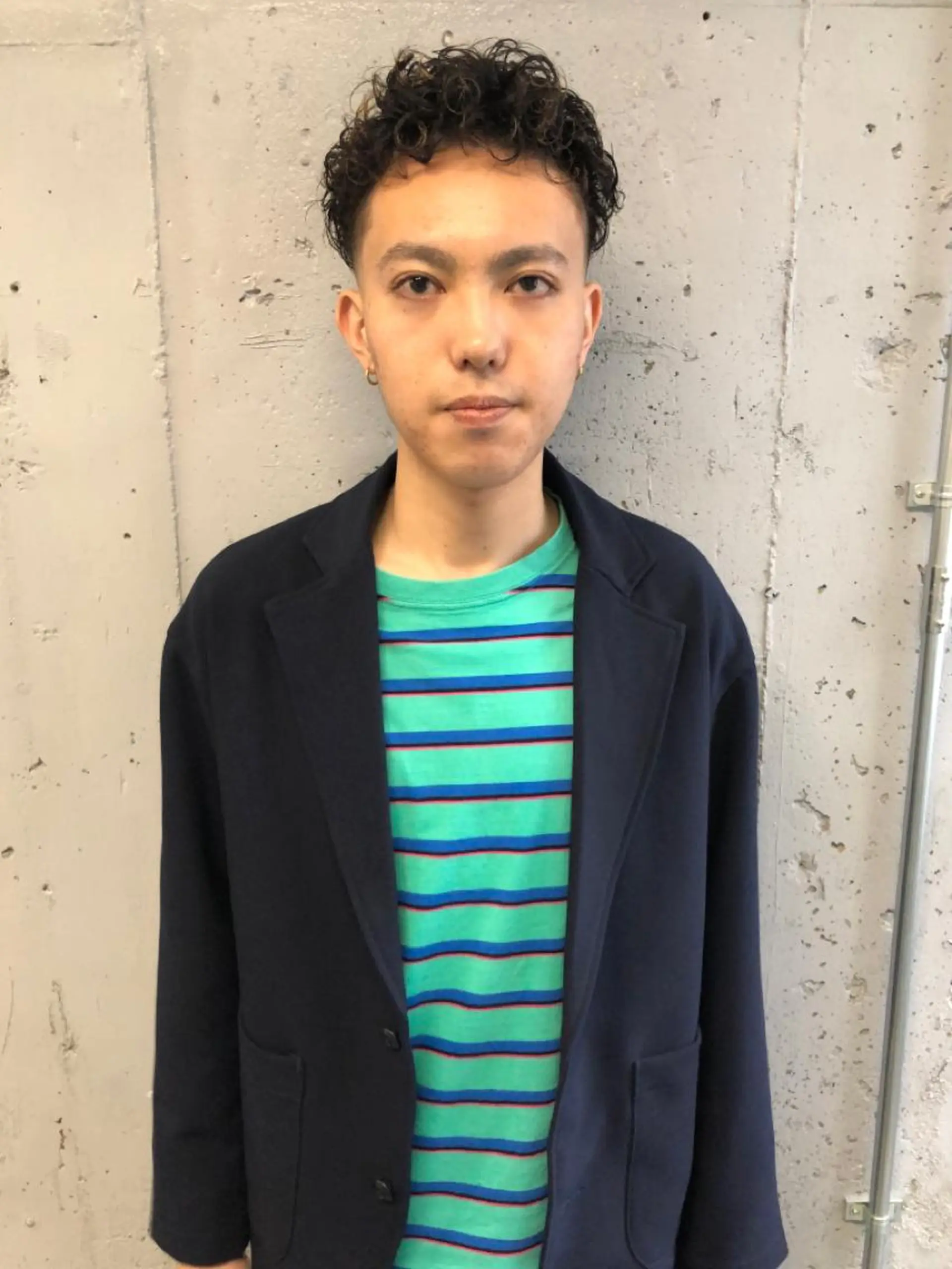 パーマ メンズ 顔まわりレイヤー デザインカットのヘアスタイル