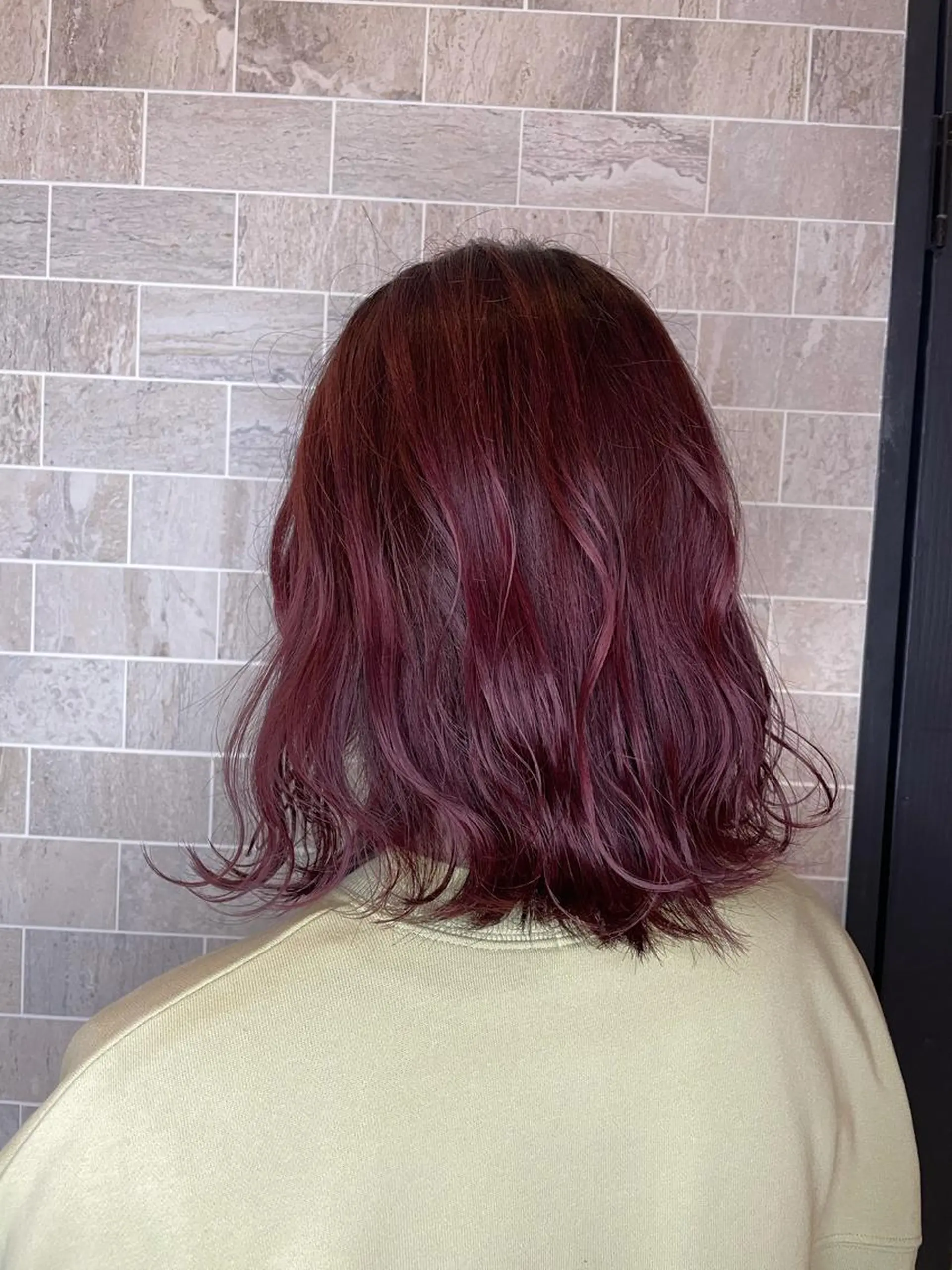 ミディアム ブリーチ毛矯正.髪質 改善.髪にドラマをのヘアスタイル