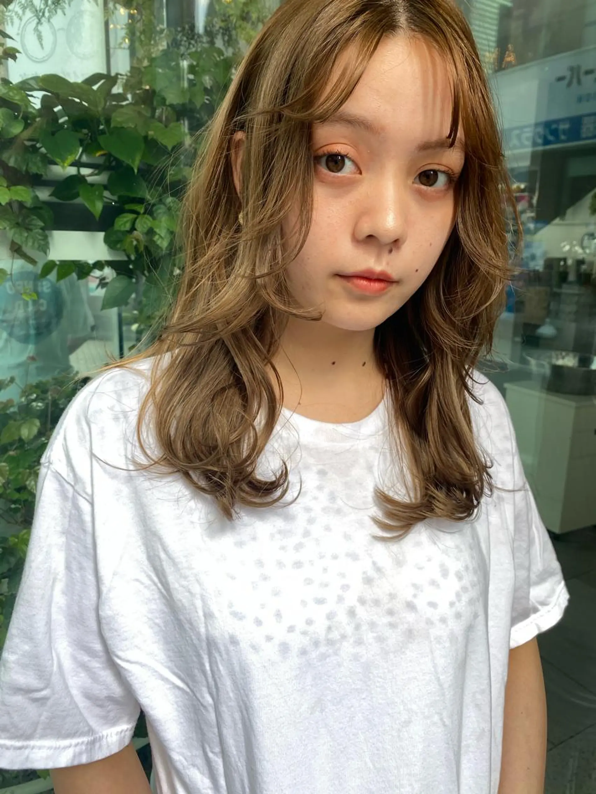 ミディアム カラー パーマ ヘアアレンジ ハイライトカラー ハイライト レイヤーカット カット ヘアカラー トリートメント 新宿/顔周りカット +レイヤー=しずく♩のヘアスタイル