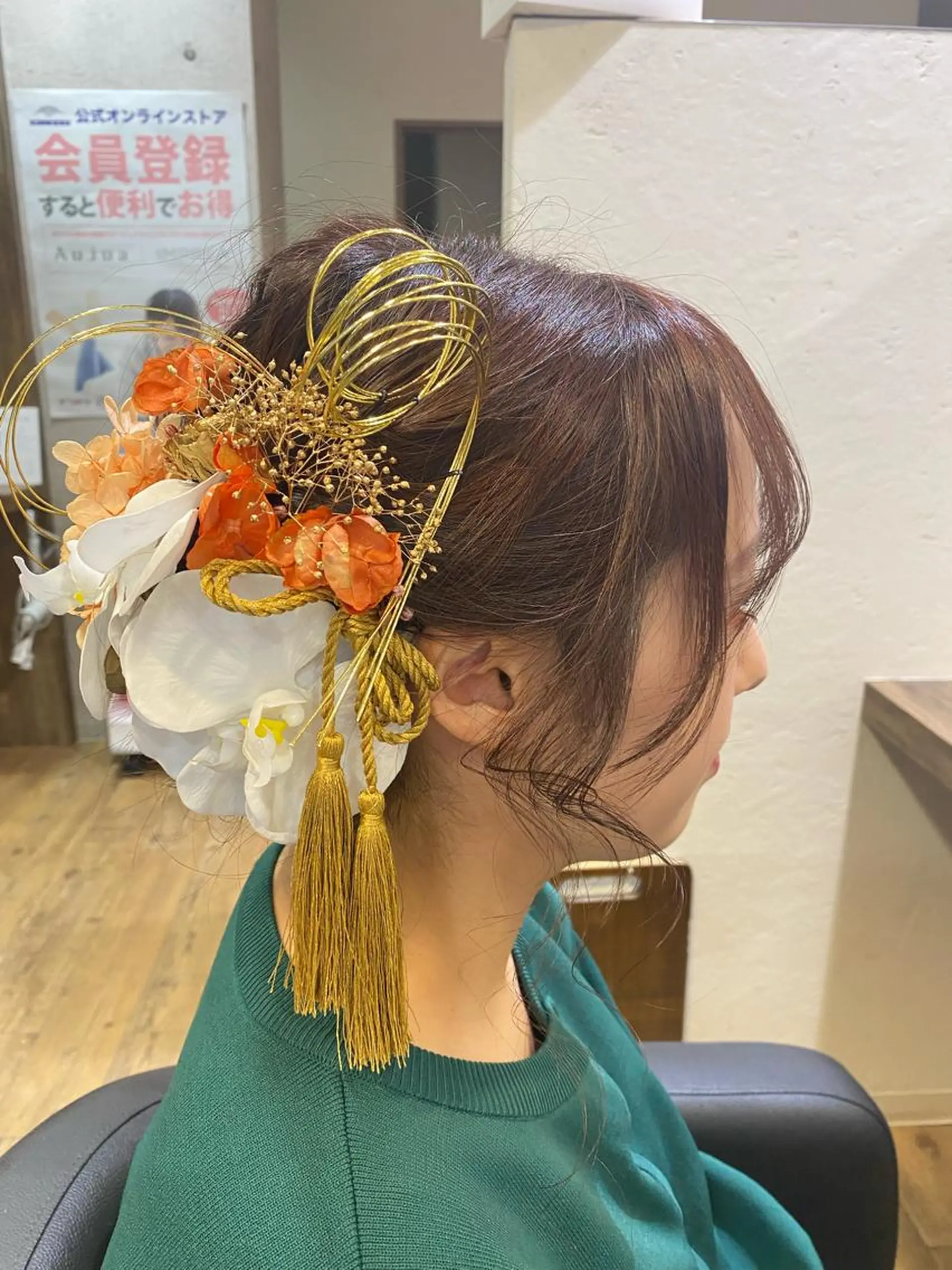 セミロング 卒業式のヘアスタイル ヘアセット 千葉ハイトーンカラー KASUMIのヘアスタイル