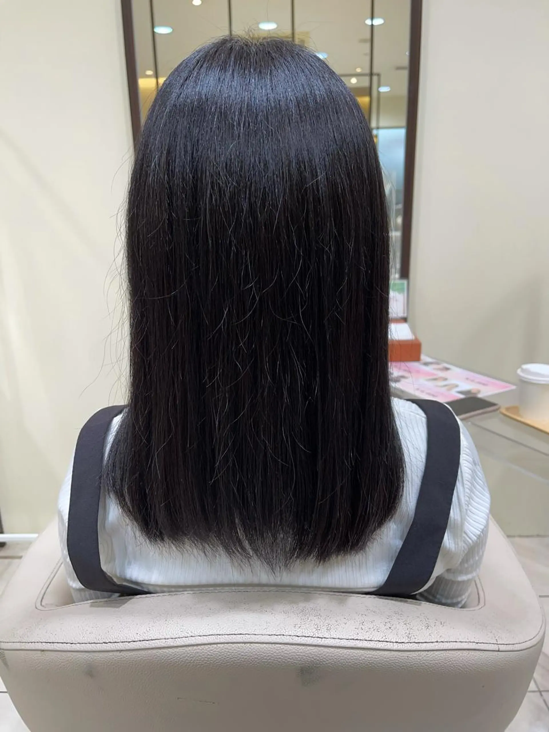 セミロング カラー 黒髪 ブルーカラー ブルーブラック カネヒラ リョウスケのヘアスタイル