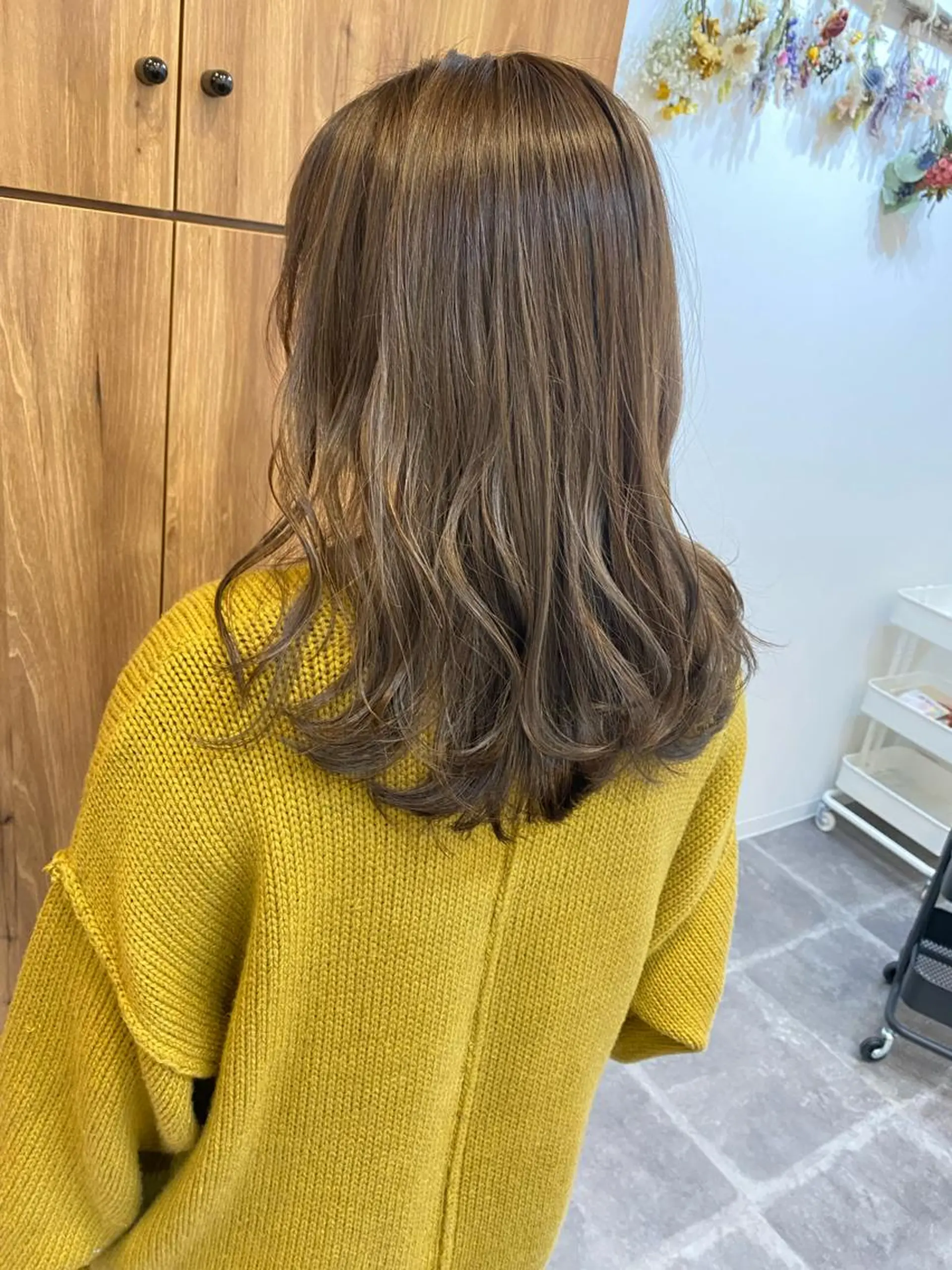 ミディアム カラー 柏韓国ヘア 白石芽衣のヘアスタイル