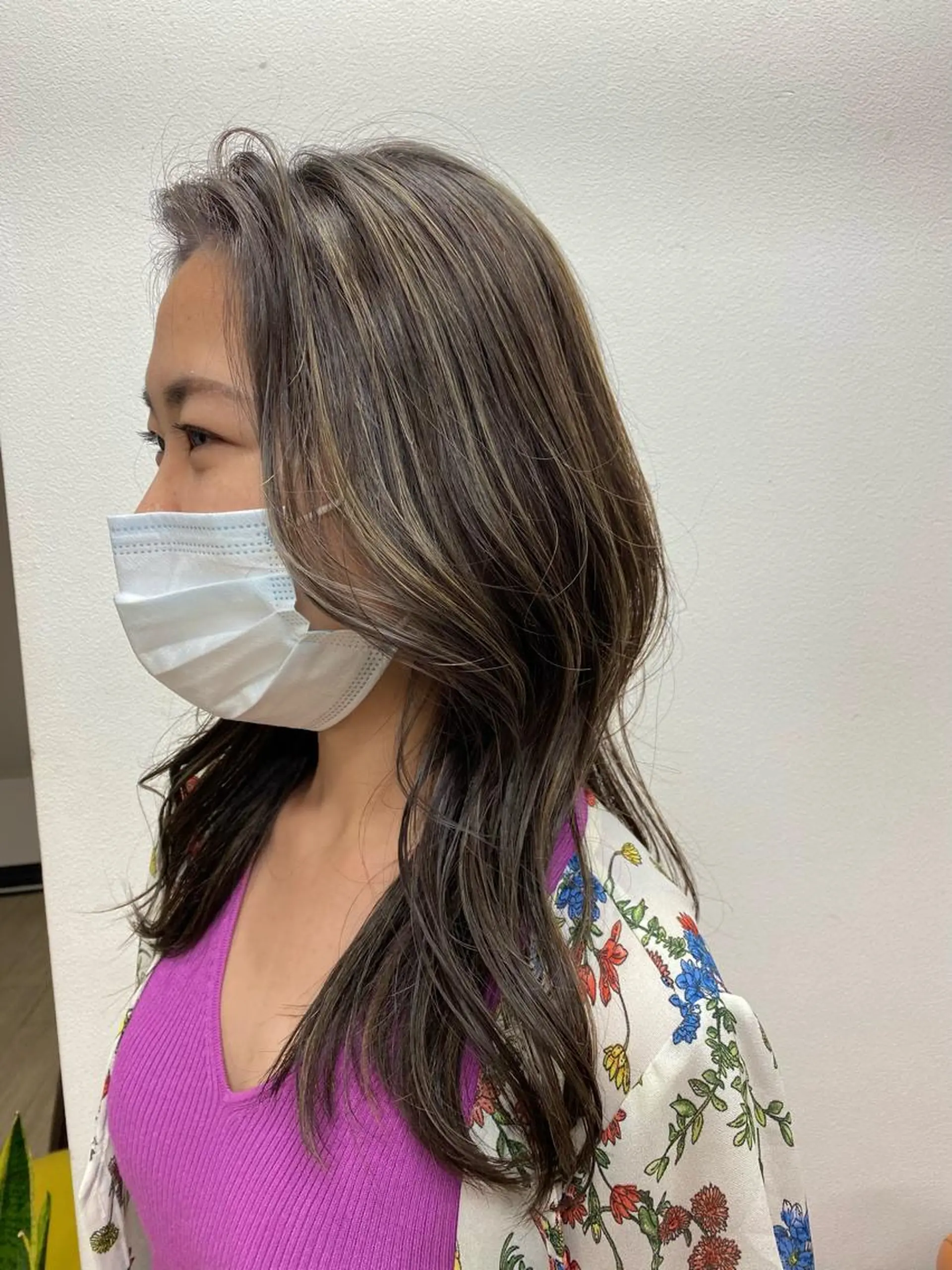 セミロング カラー ヘアカラー AKI💛 すみれのマツエク・マツパデザイン
