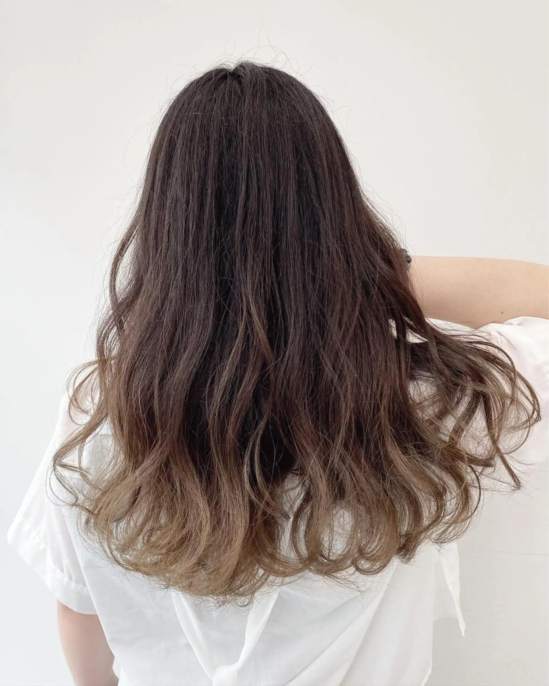 ロング カラー ブリーチ グラデーションカラー ヘアカラー トリートメント 【ブリーチカラー】 🌈ALIVE若山葵のヘアスタイル