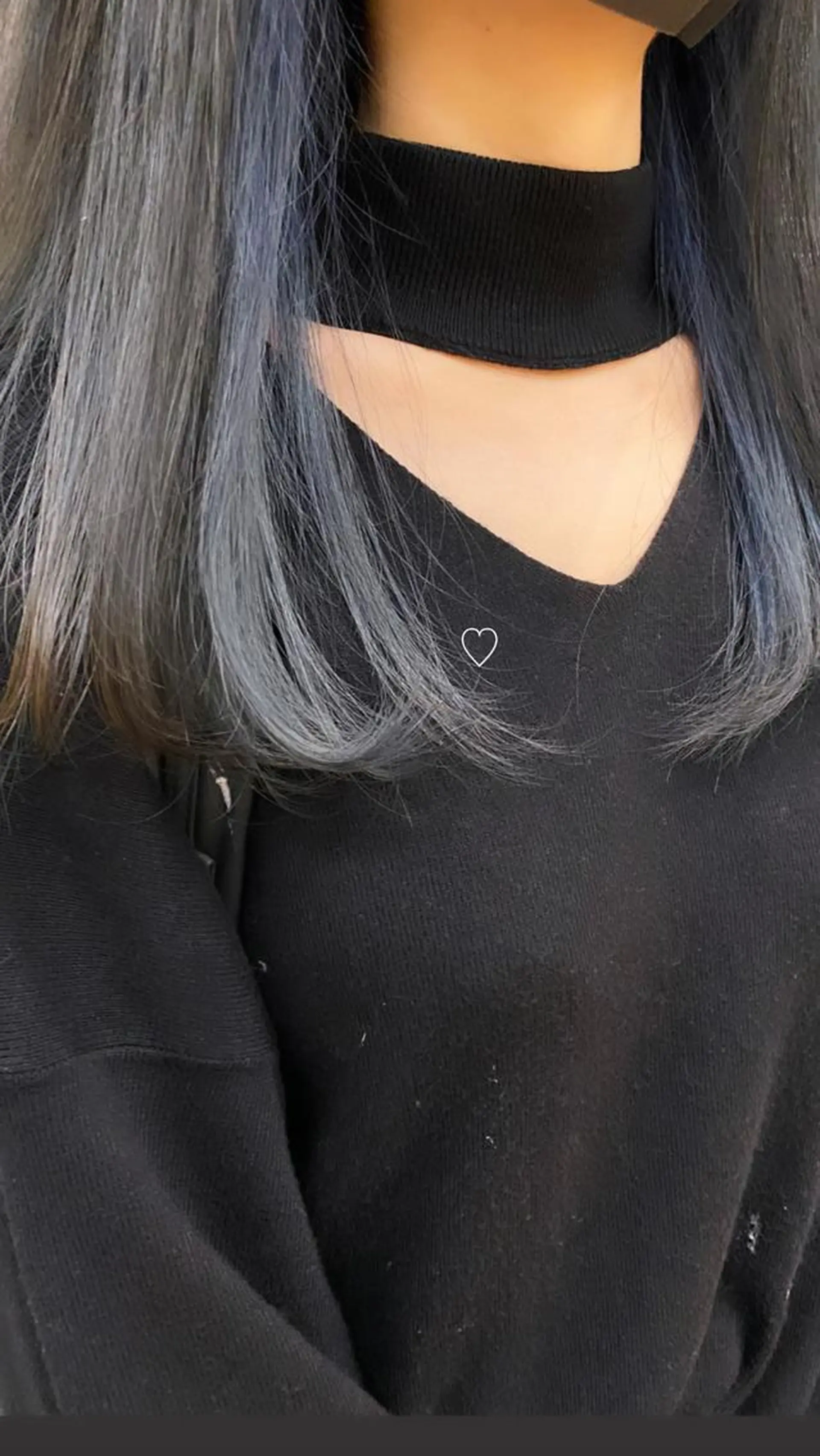 セミロング カラー ブルーカラー インナーカラー ウルフカット／吉村 桃子のヘアスタイル