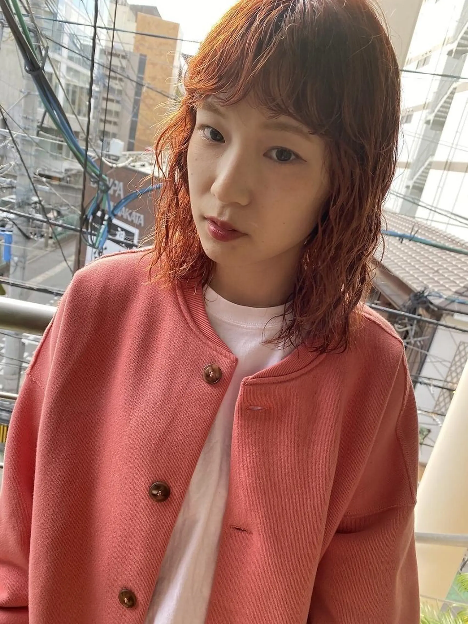 カラー ミディアム qiie ブリーチ ハイライトのヘアスタイル