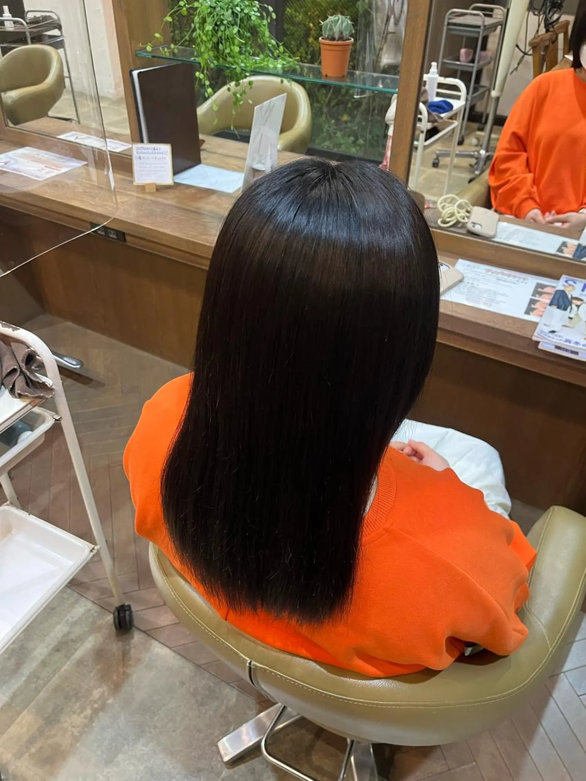 カラー ブリーチ ブリーチなしカラー 佐藤 優里のヘアスタイル