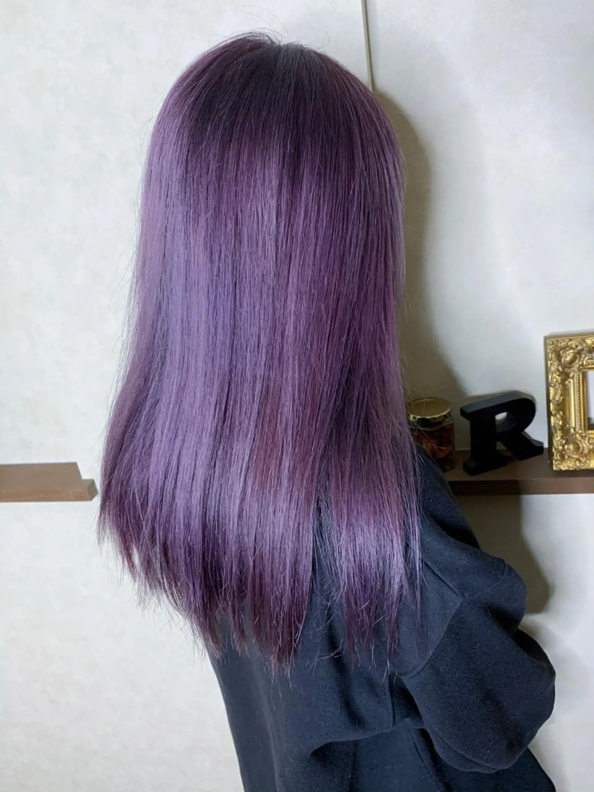 セミロング パープルカラー Lit.豊橋 夏目のヘアスタイル