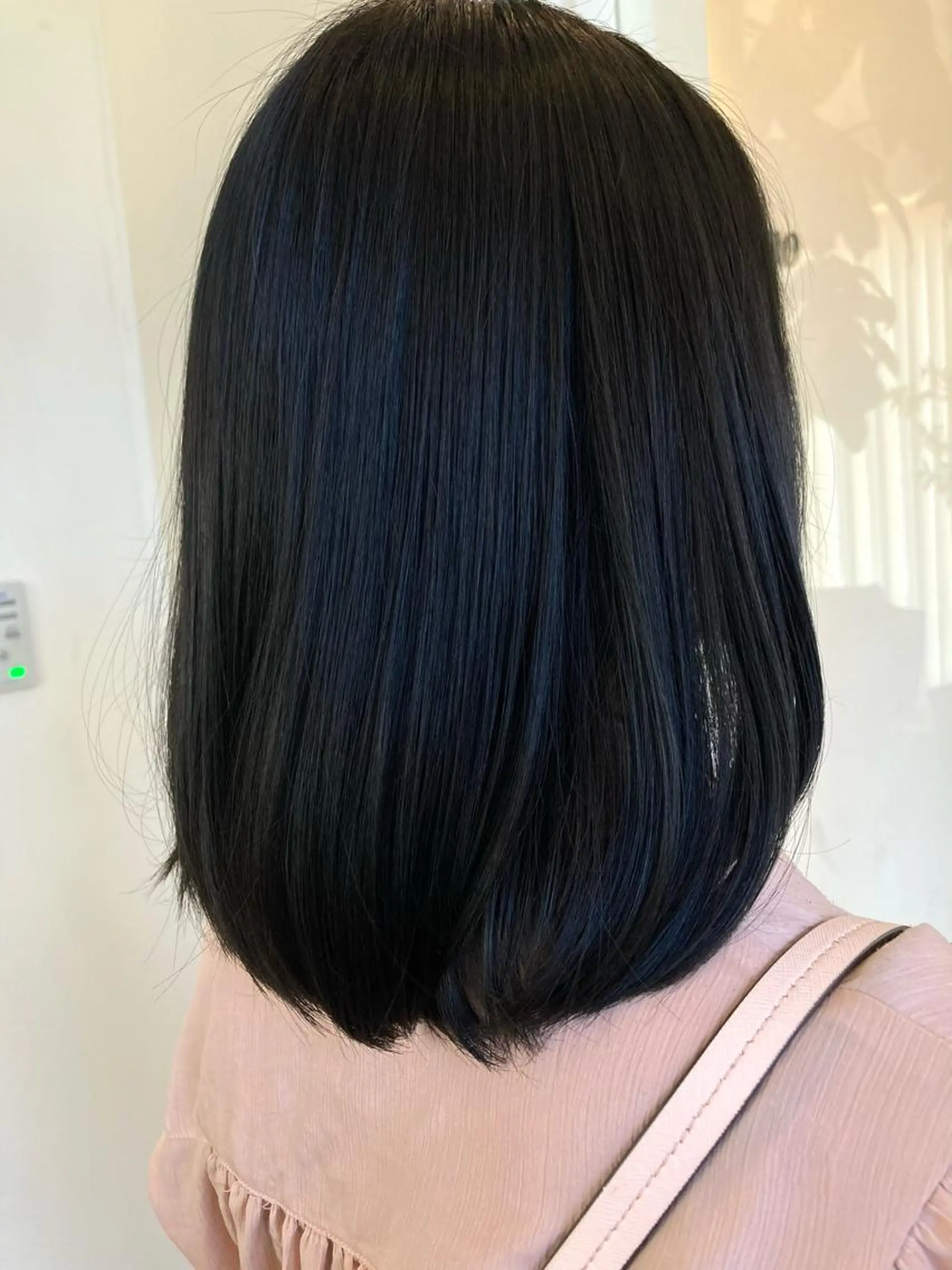 ミディアム カラー 黒髪 ブルーカラー ブルーブラック 後藤 瑞季のヘアスタイル