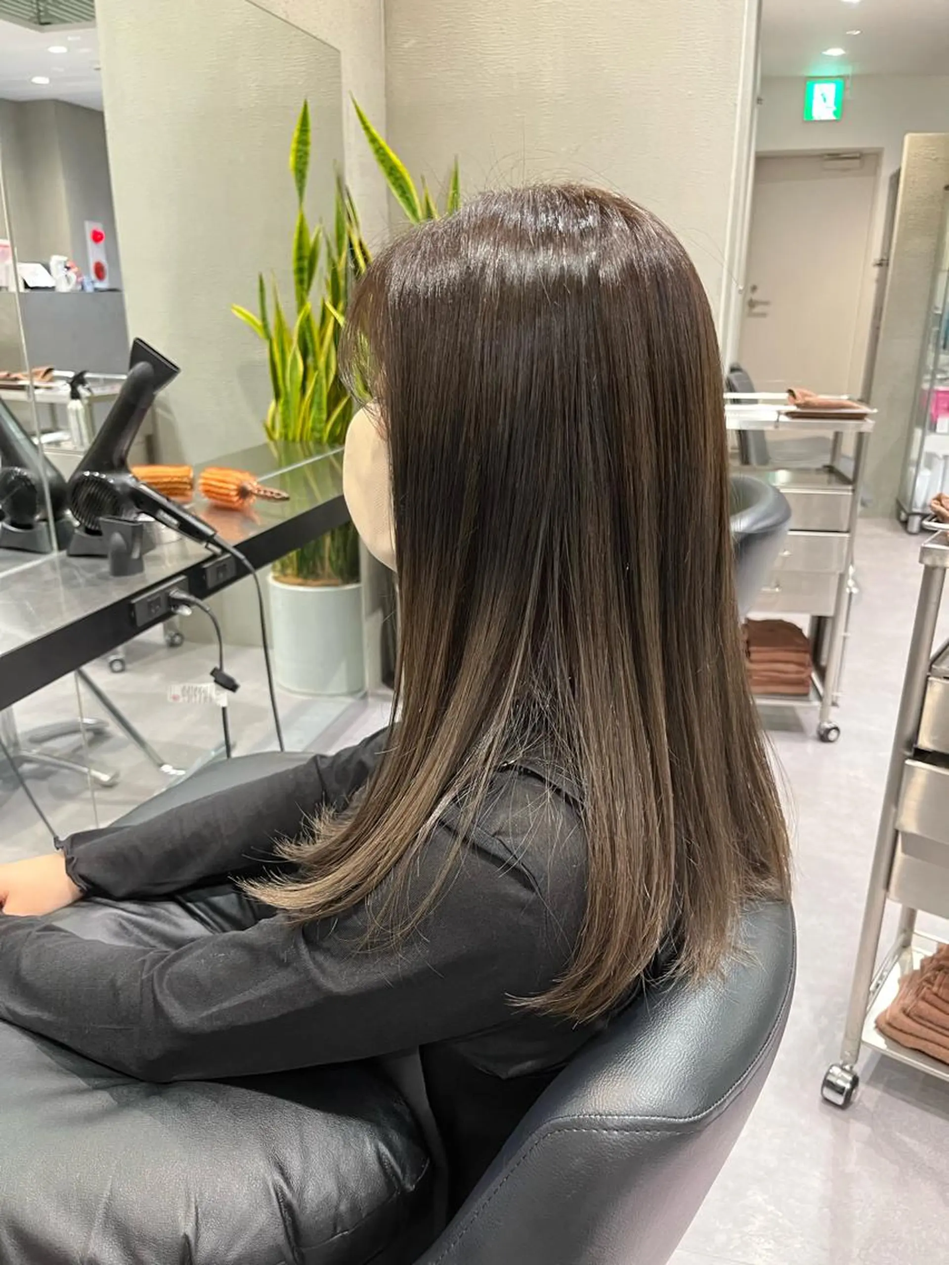 セミロング カラー パーマ 🌈艶髪/髪質改善 新宿itouのヘアスタイル